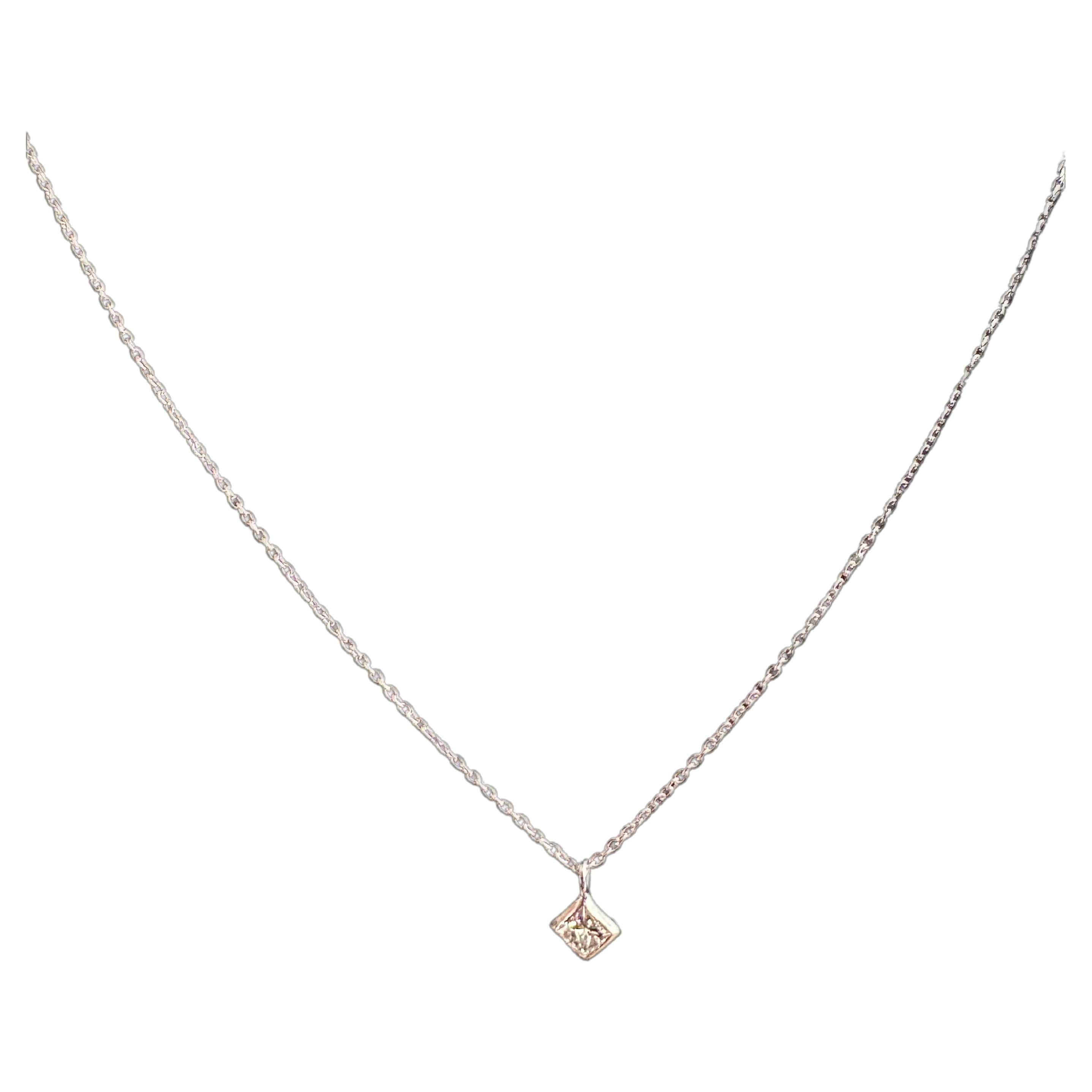 Dainty, sweet, cost effective. Perfect for daily wear!