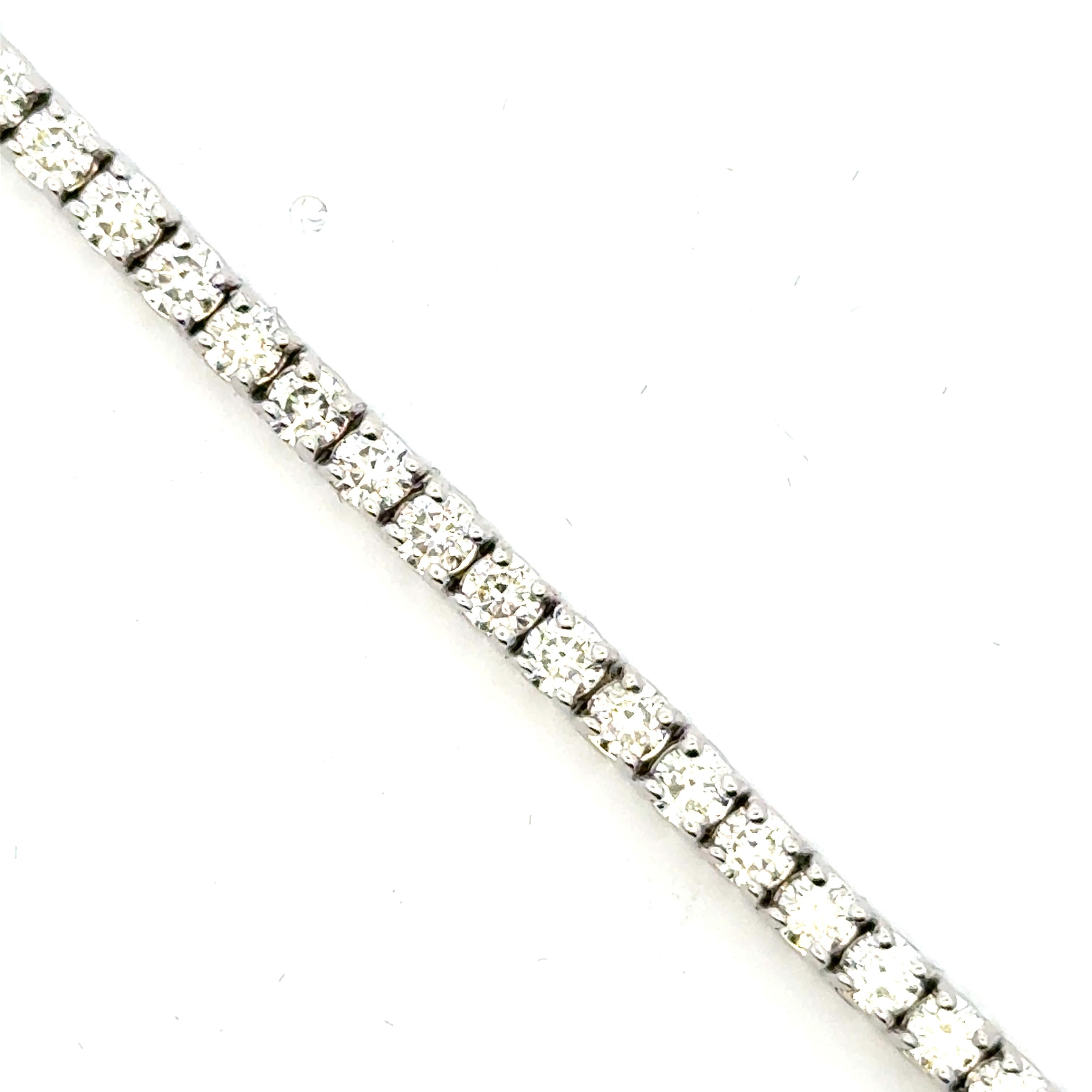 White Gold Diamond Bracelet In New Condition For Sale In Los Angeles, CA