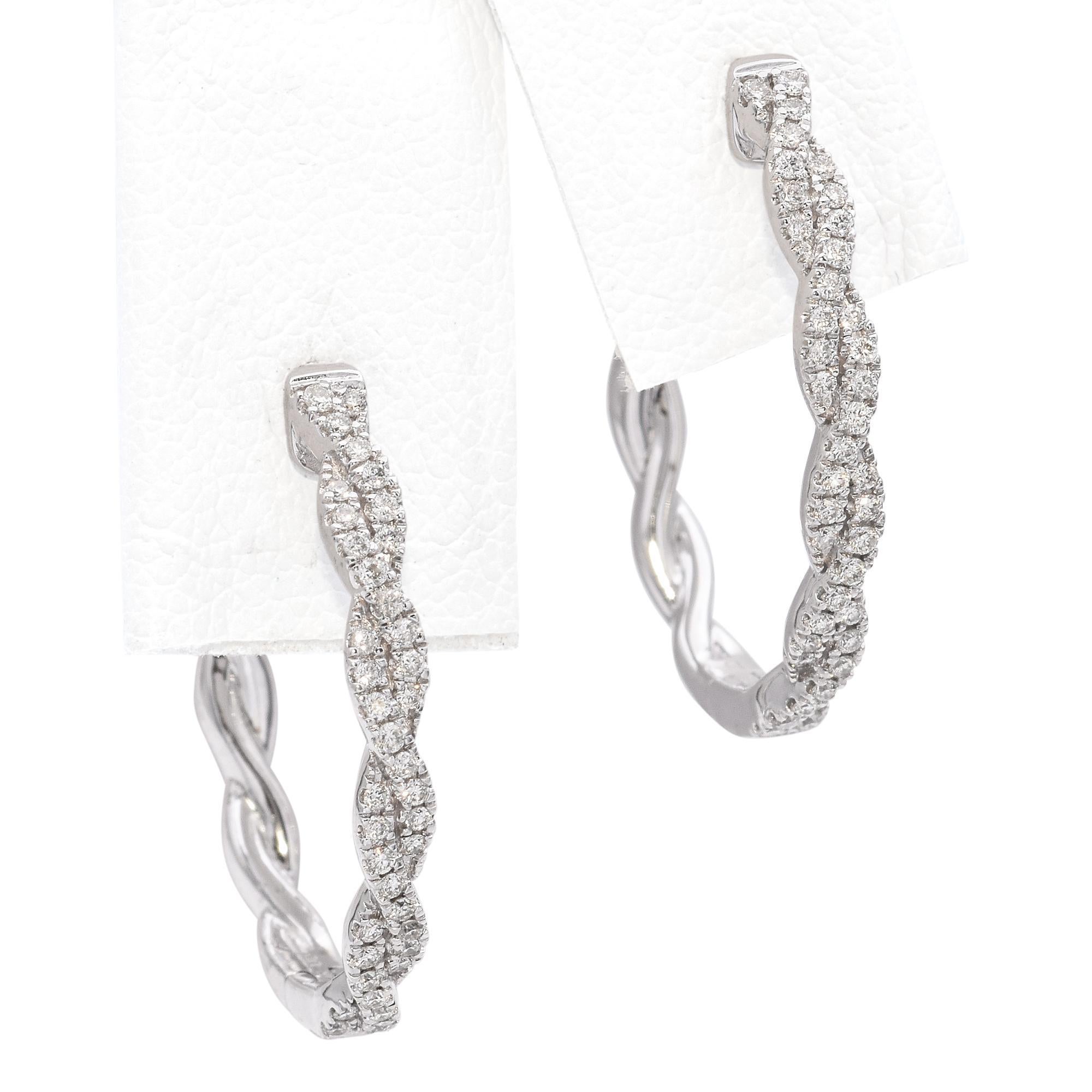 14k White Gold Diamond Braided Oval Hoop Earrings In Good Condition For Sale In New York, NY
