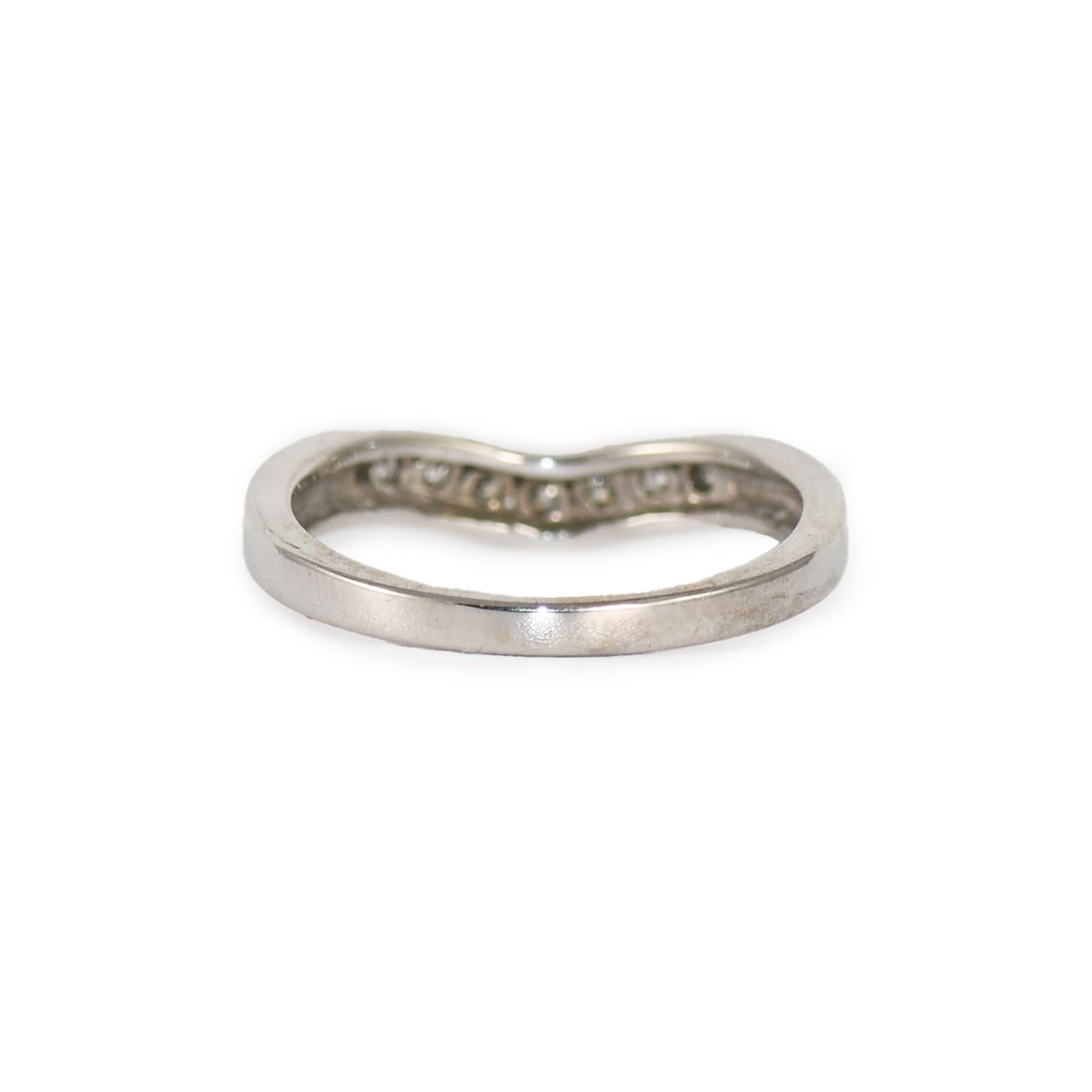 Bague de mariage en or blanc 14 carats sertie de diamants certifiés EGL (1,15 ct. pt.) en vente 3