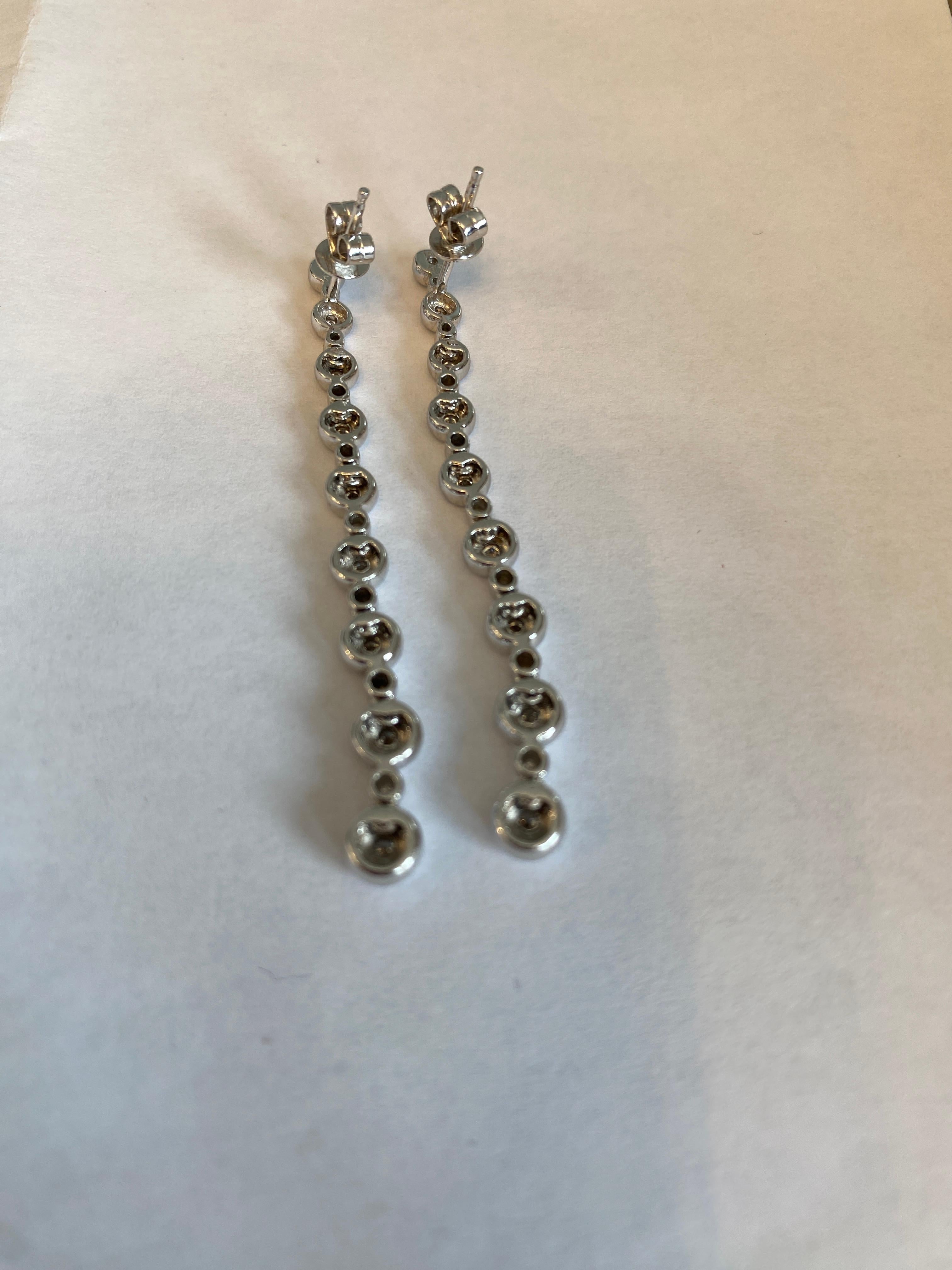 14k White Gold Diamond Bubble Drop Earrings, 'Vintage' In Good Condition In London, CA