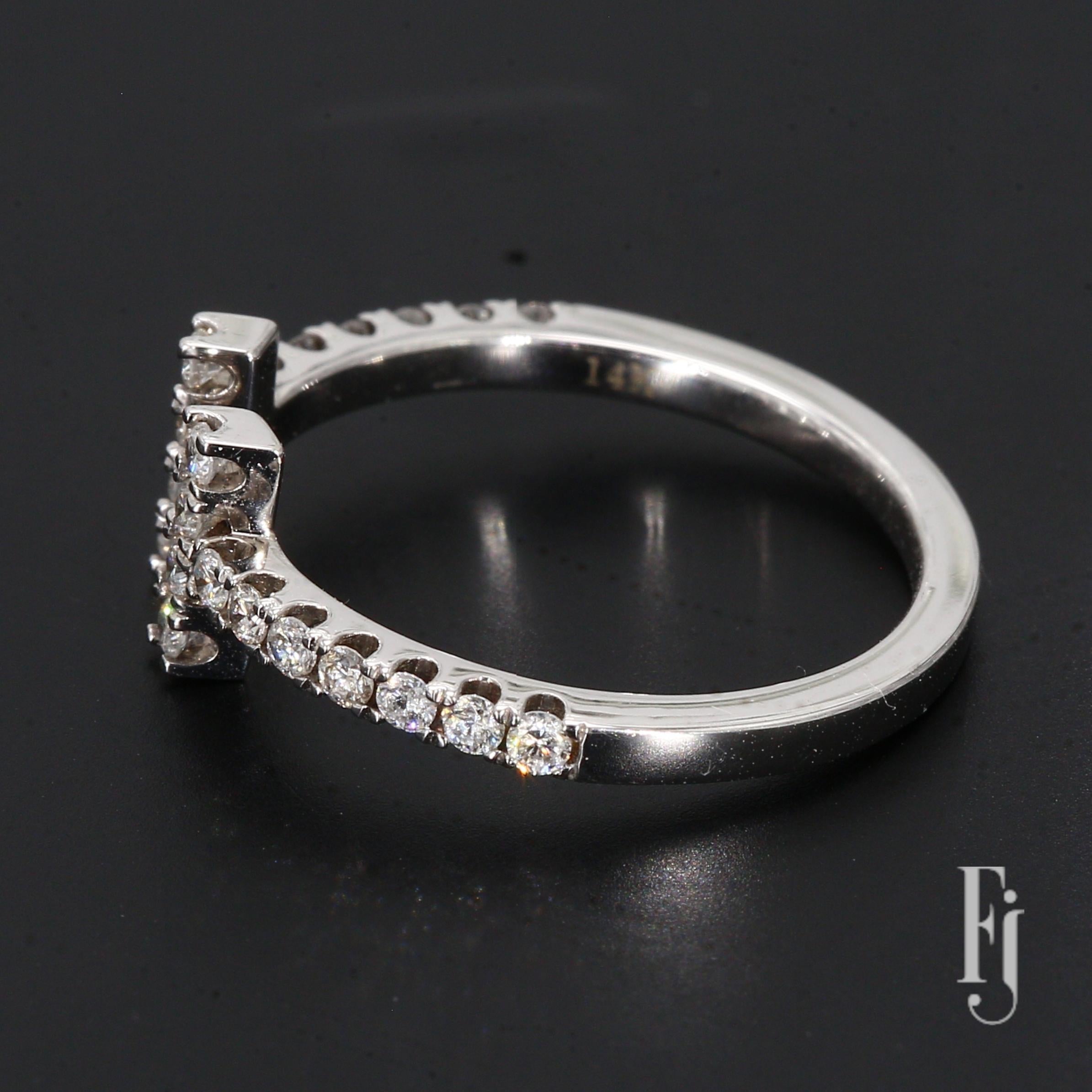 14k White Gold & Diamond Bypass Ring - Size 6.5 im Zustand „Gut“ im Angebot in Scottsdale, AZ