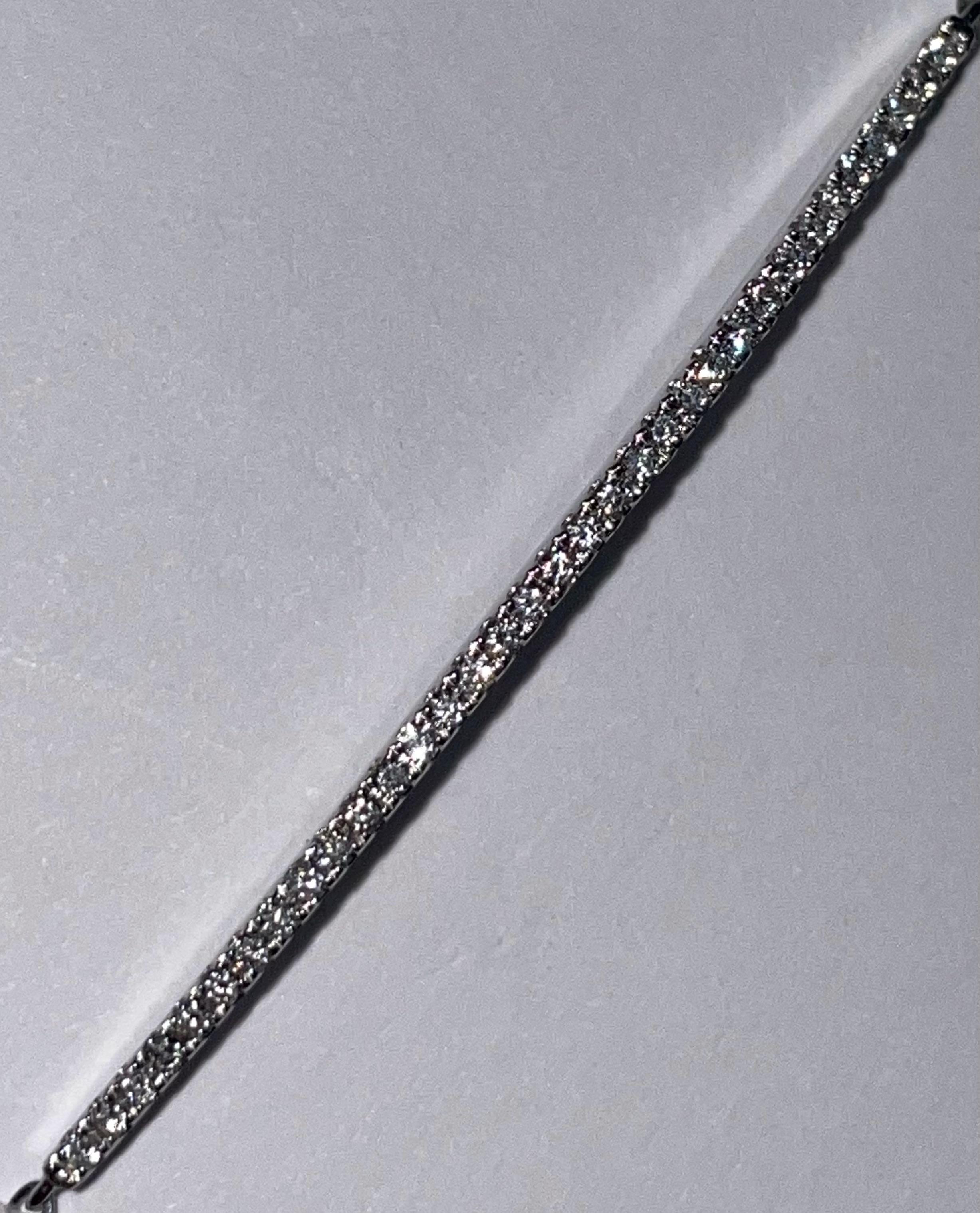 Contemporain Bracelet en or blanc 14K avec chaîne de diamants en vente