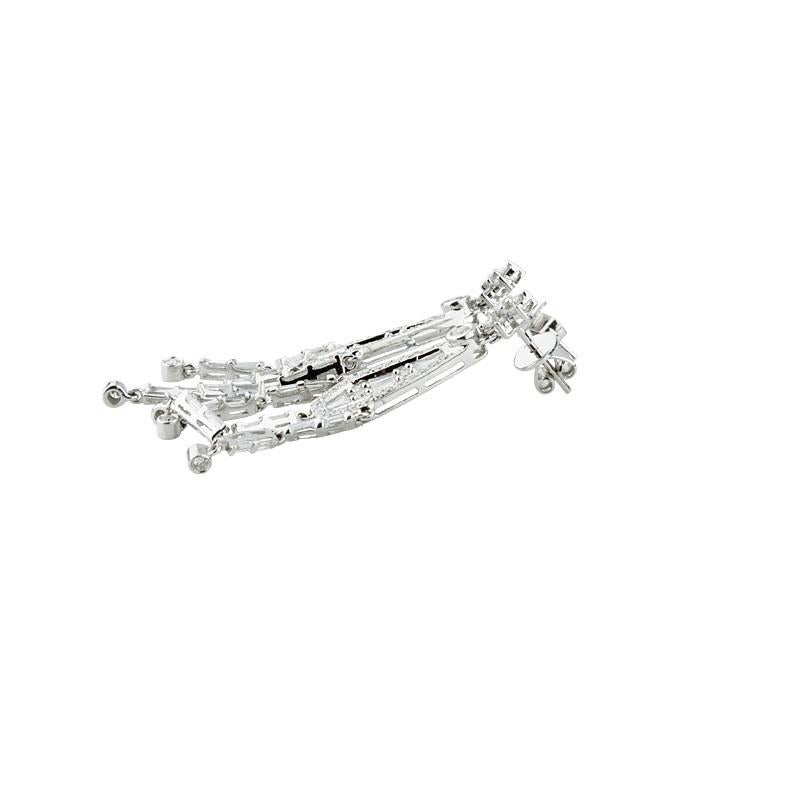 14k White Gold Diamond Chandelier Drop Earrings TCW = 3.00 ct Certified In Good Condition For Sale In Sherman Oaks, CA