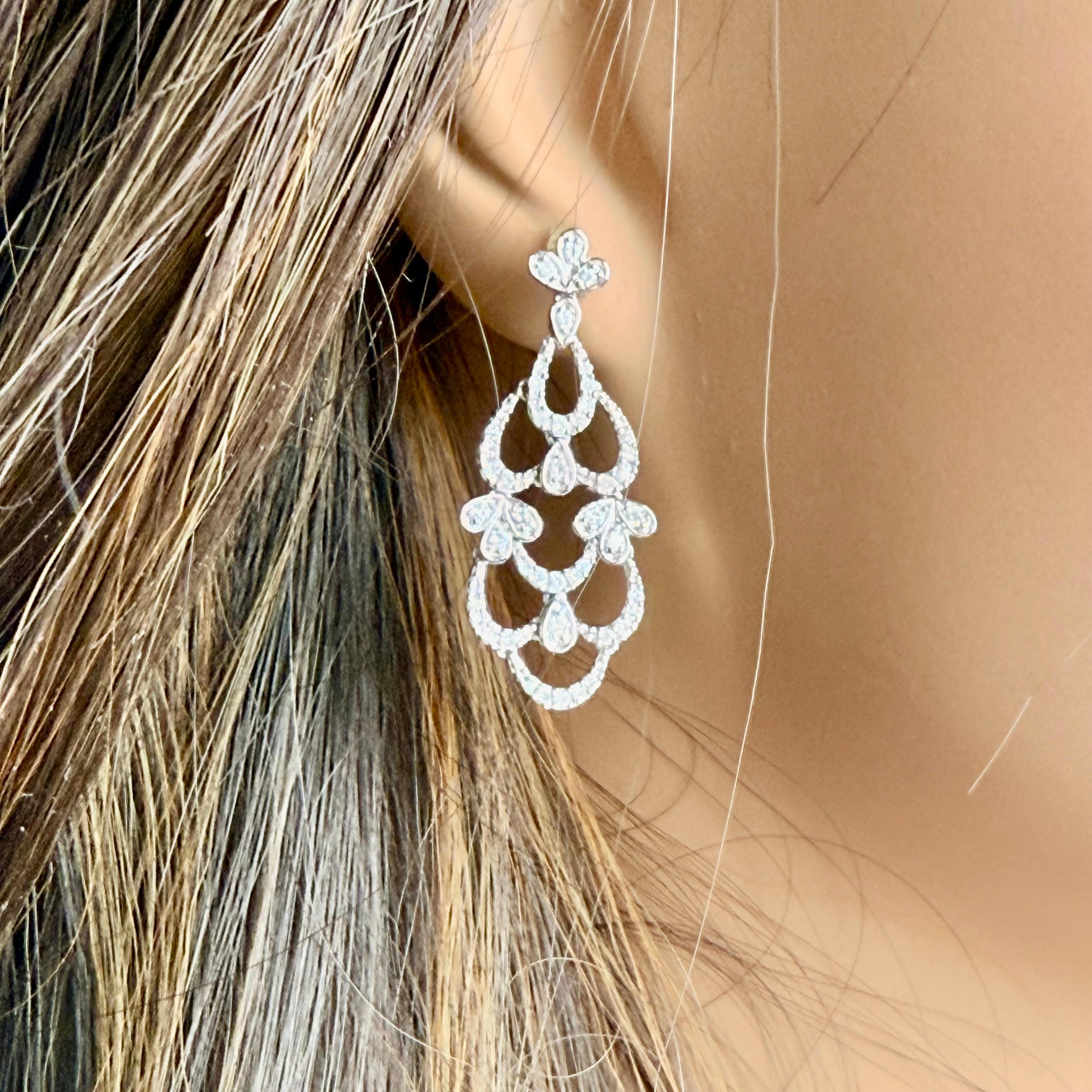 14K White Gold Diamond Chandelier Earrings 1.12 Carats 4