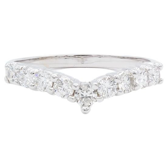 Alianza de oro blanco de 14k y diamantes Chevron 0.50ctw