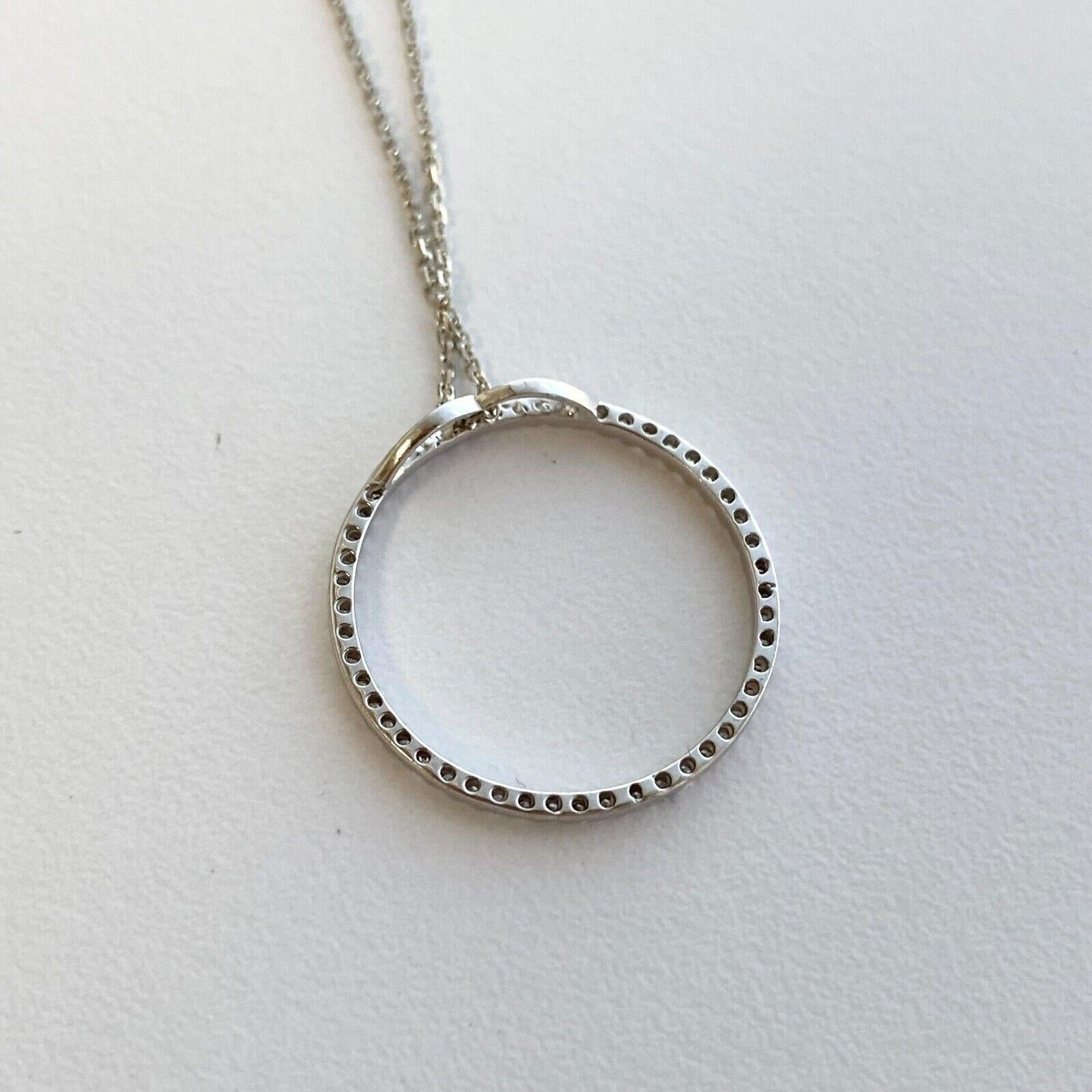 14k White Gold Diamond Circle Pendant In New Condition For Sale In Los Angeles, CA