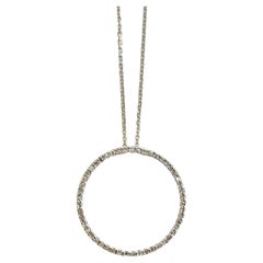 Pendentif cercle en or blanc 14k avec diamants