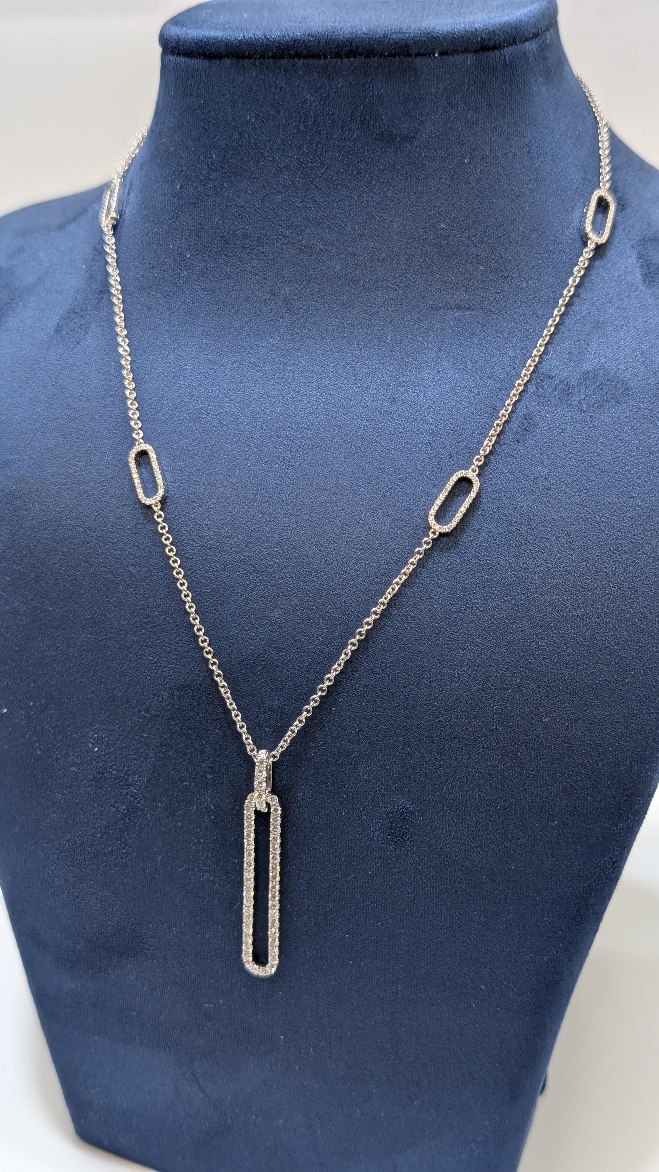 Taglio rotondo Collana a goccia con diamanti in oro bianco 14k in vendita