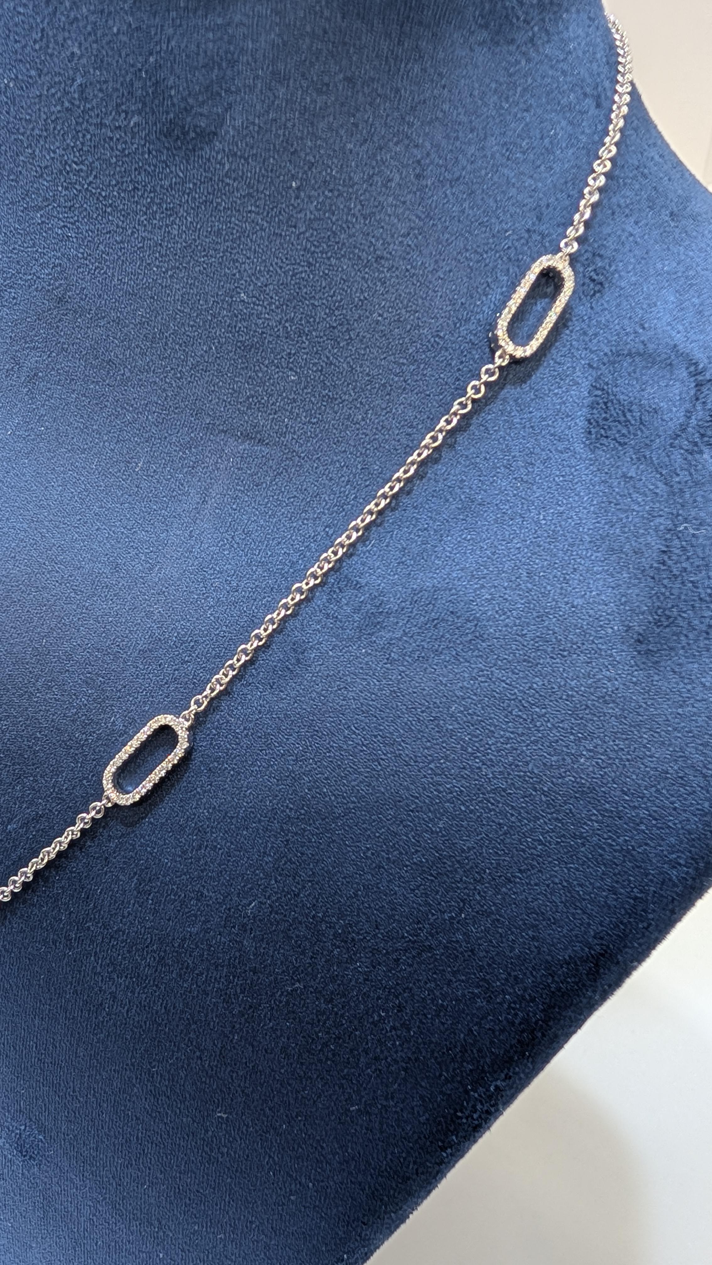 Collana a goccia con diamanti in oro bianco 14k In condizioni Nuovo in vendita a New York, US