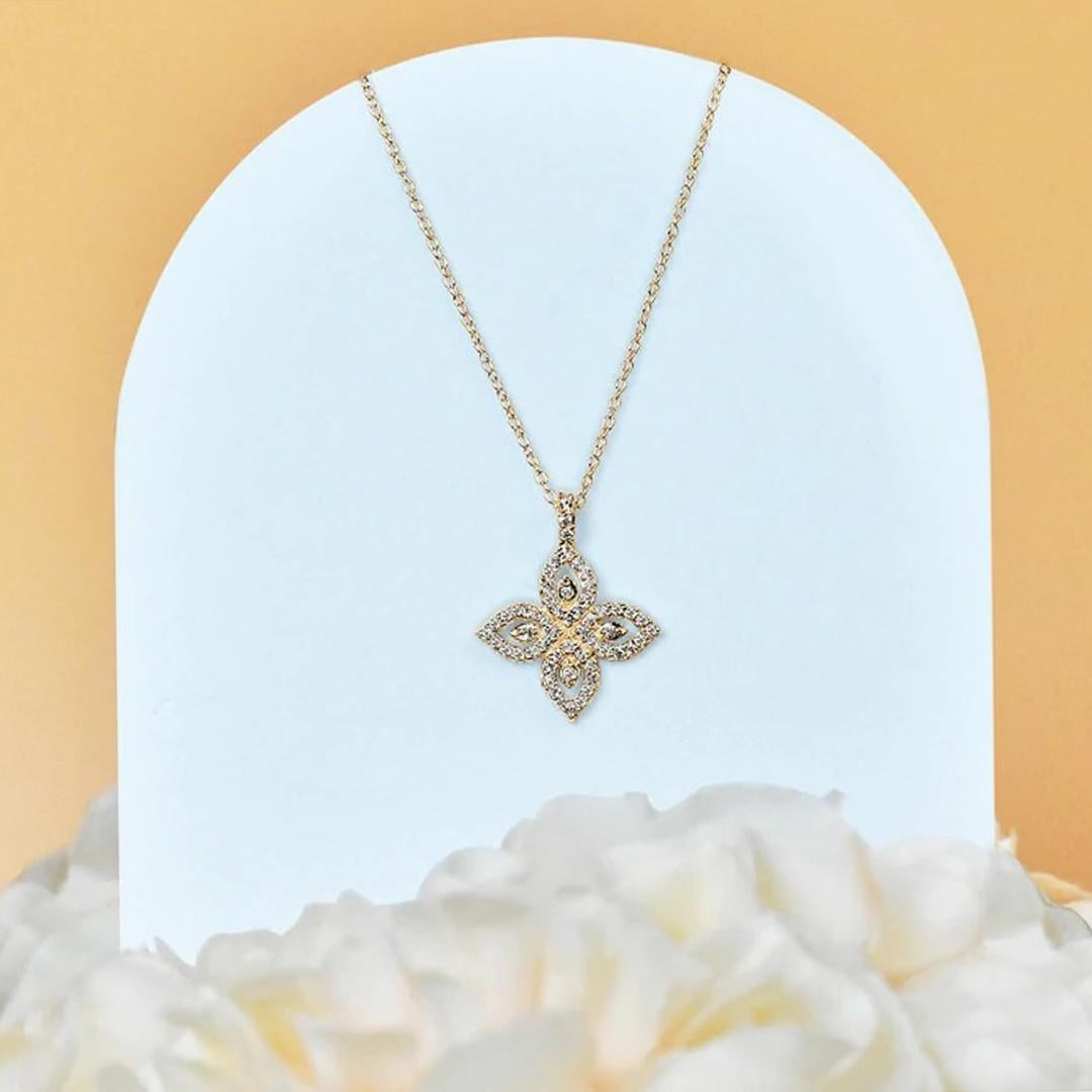 14k White Gold Diamond Clover Necklace In New Condition In Bangkok, TH