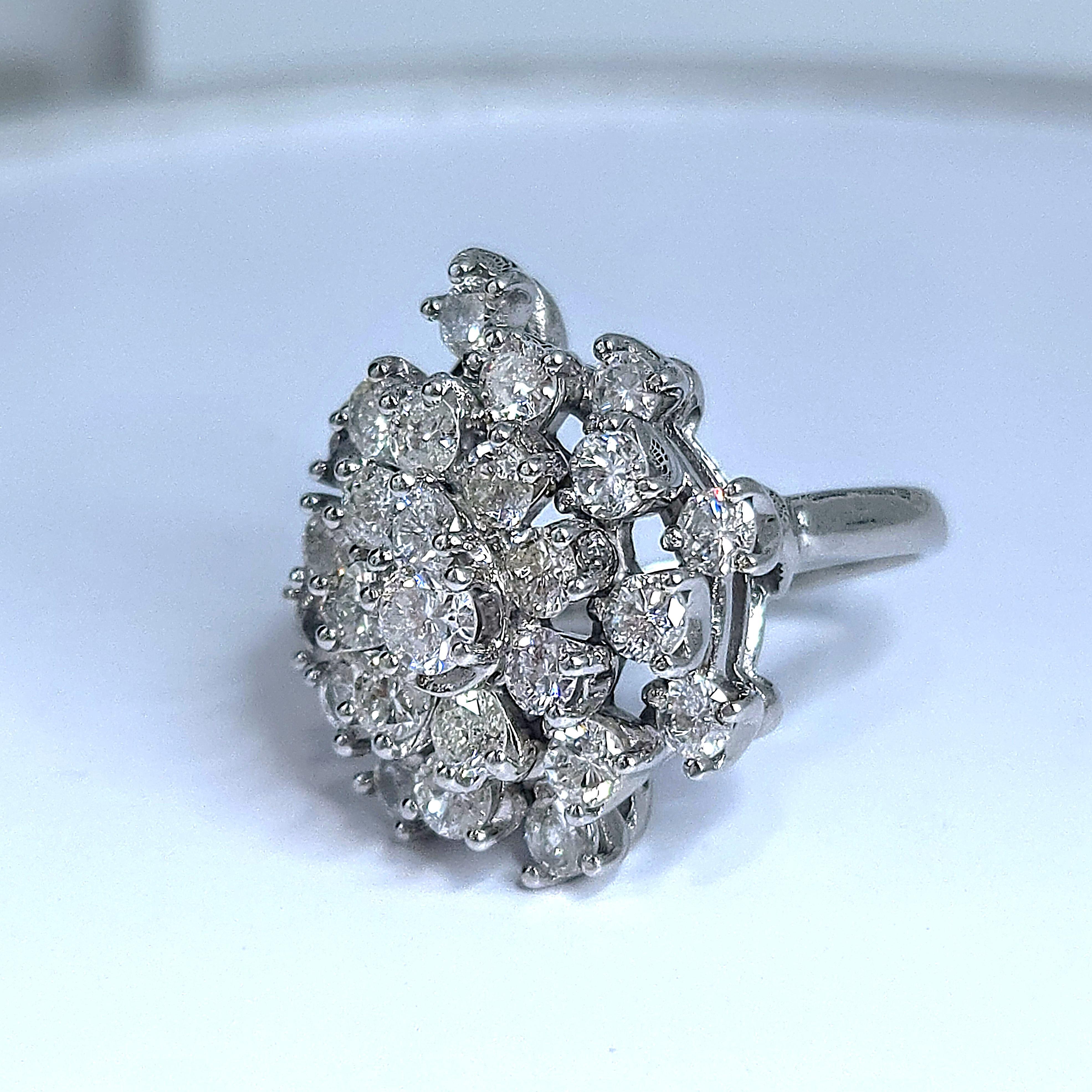 14k Weißgold Diamant Cluster Cocktail Ring - Größe 5.25 Damen im Angebot