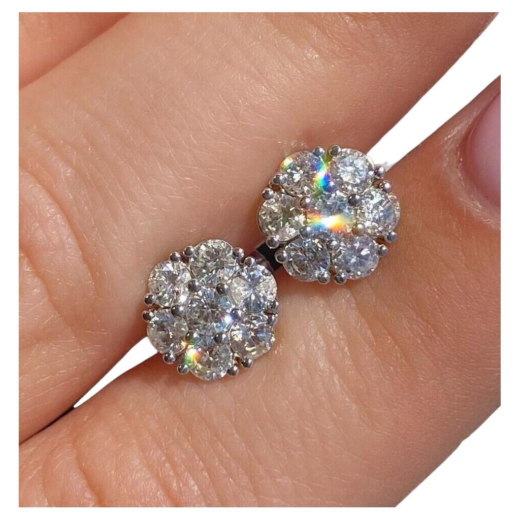 14k White Gold Diamond Cluster Earrings 1.22cts For Sale