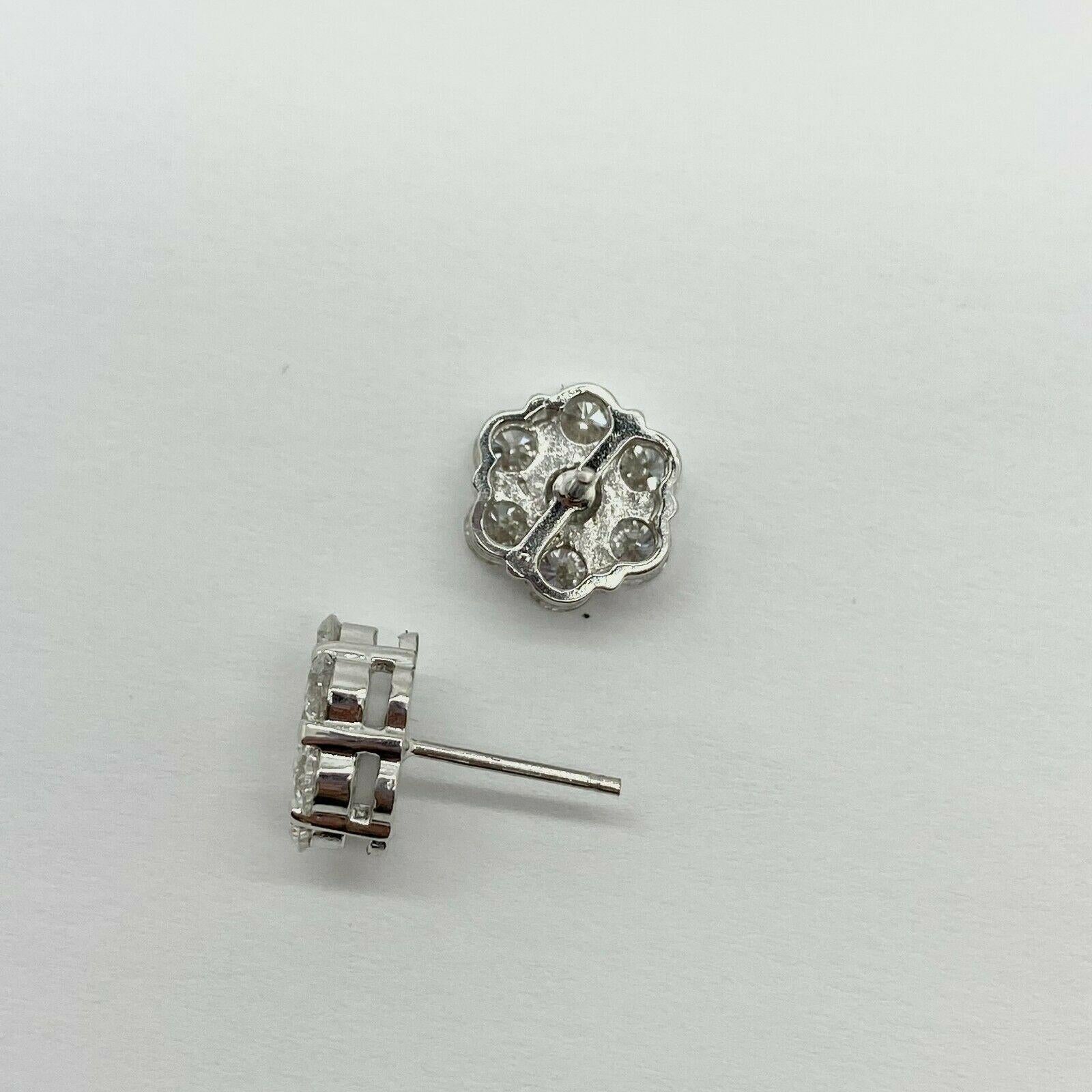 Specifiche:
    pietra principale:DIAMANTI
    aggiuntivo:- 
    diamanti:14 PCS
    Peso totale dei carati: 2,10 ctw
    colore:G-H.
    chiarezza:SI
    metallo:ORO 14K
    TIPO:  Orecchini
    peso: 2,33 gr


