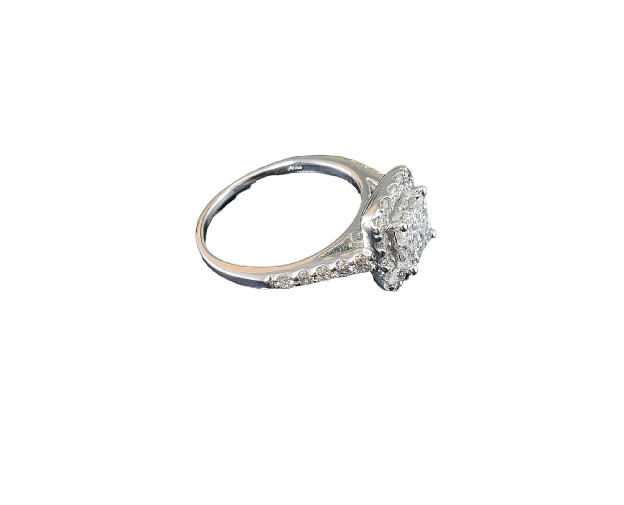 Taglio princess Anello di fidanzamento con diamanti a grappolo in oro bianco 14K misura 5,5-5,75 #16338 in vendita