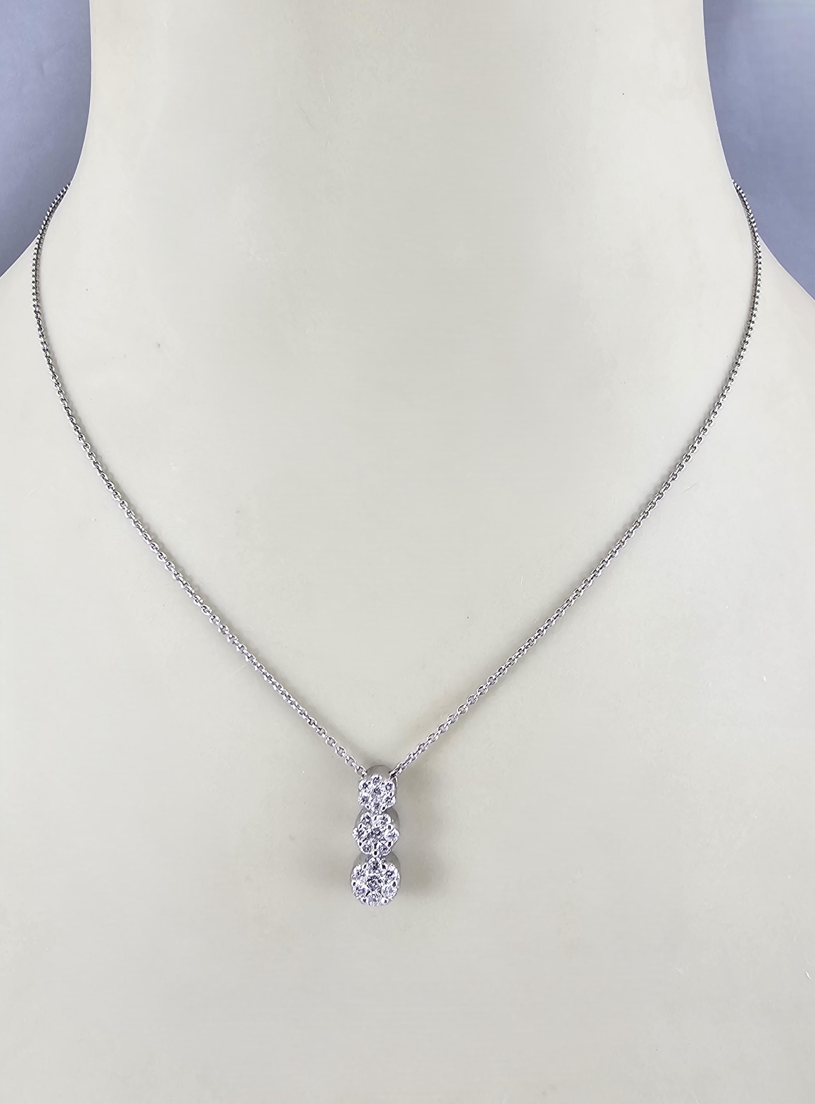 Ciondolo a grappolo con diamanti in oro bianco 14K #23720 in vendita 1