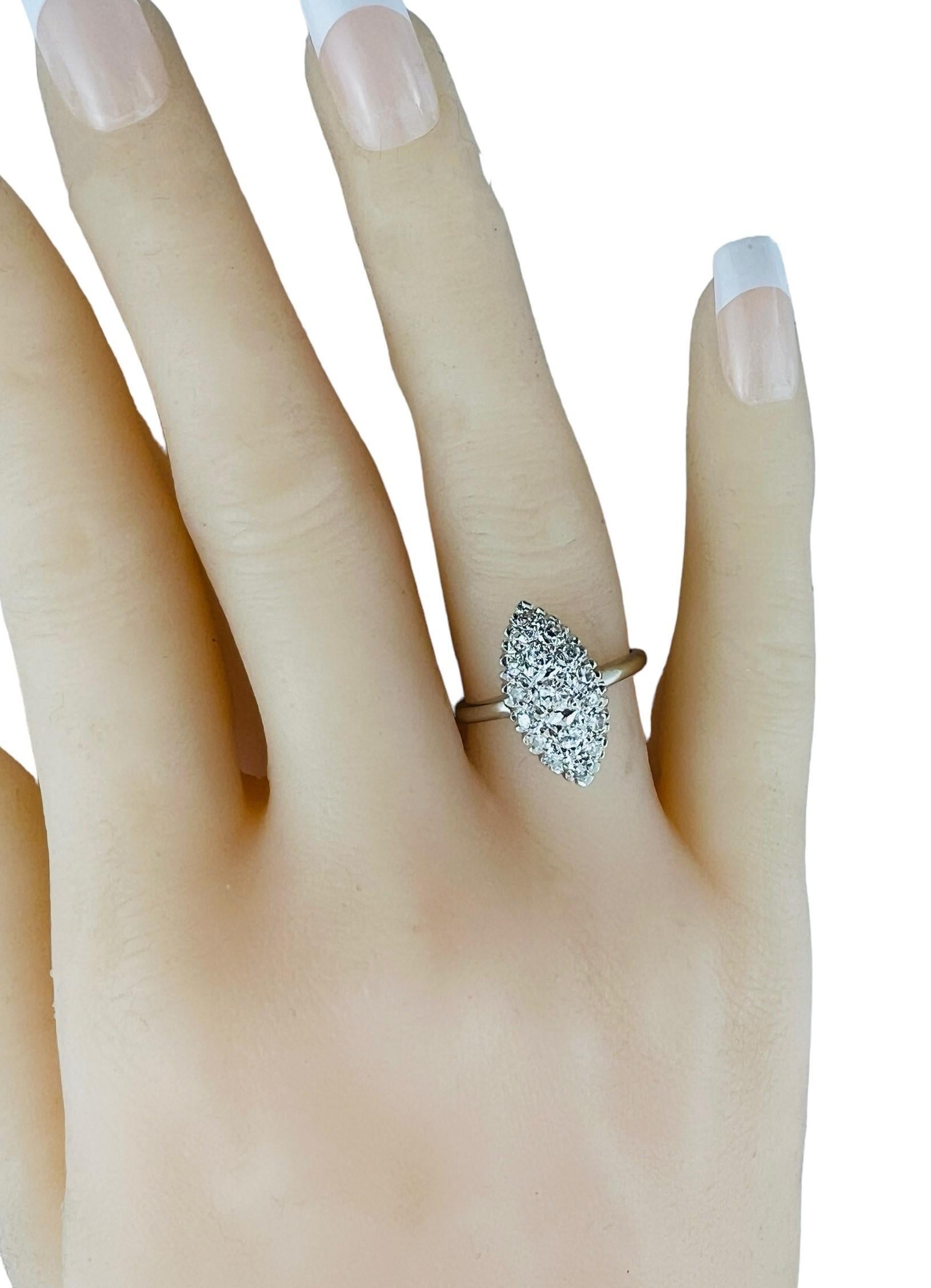 Anello con cluster di diamanti in oro bianco 14K misura 7,5 #16542 in vendita 4