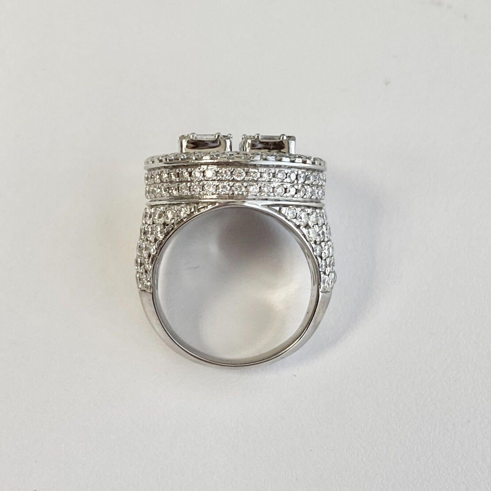 Women's 14k White Gold Diamond Cluster Wedding or Anniversary Ring For Sale