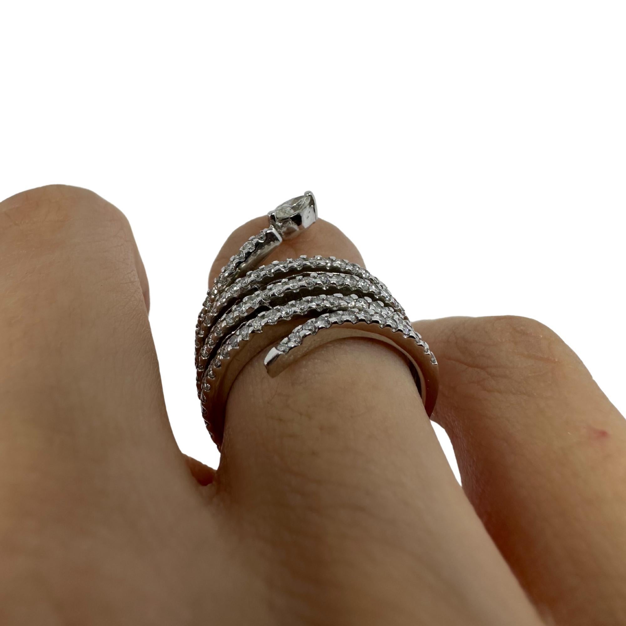 Anello a serpente con spirale di diamanti in oro bianco 14K con testa di diamante Marquise in vendita 1
