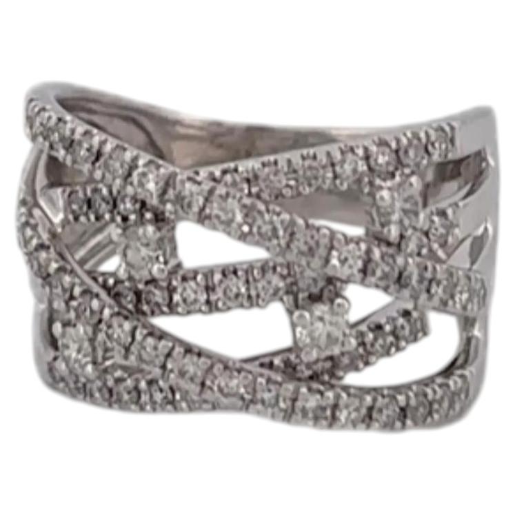 Bague en or blanc 14 carats avec diamants, motif entrecroisé et pavé de diamants