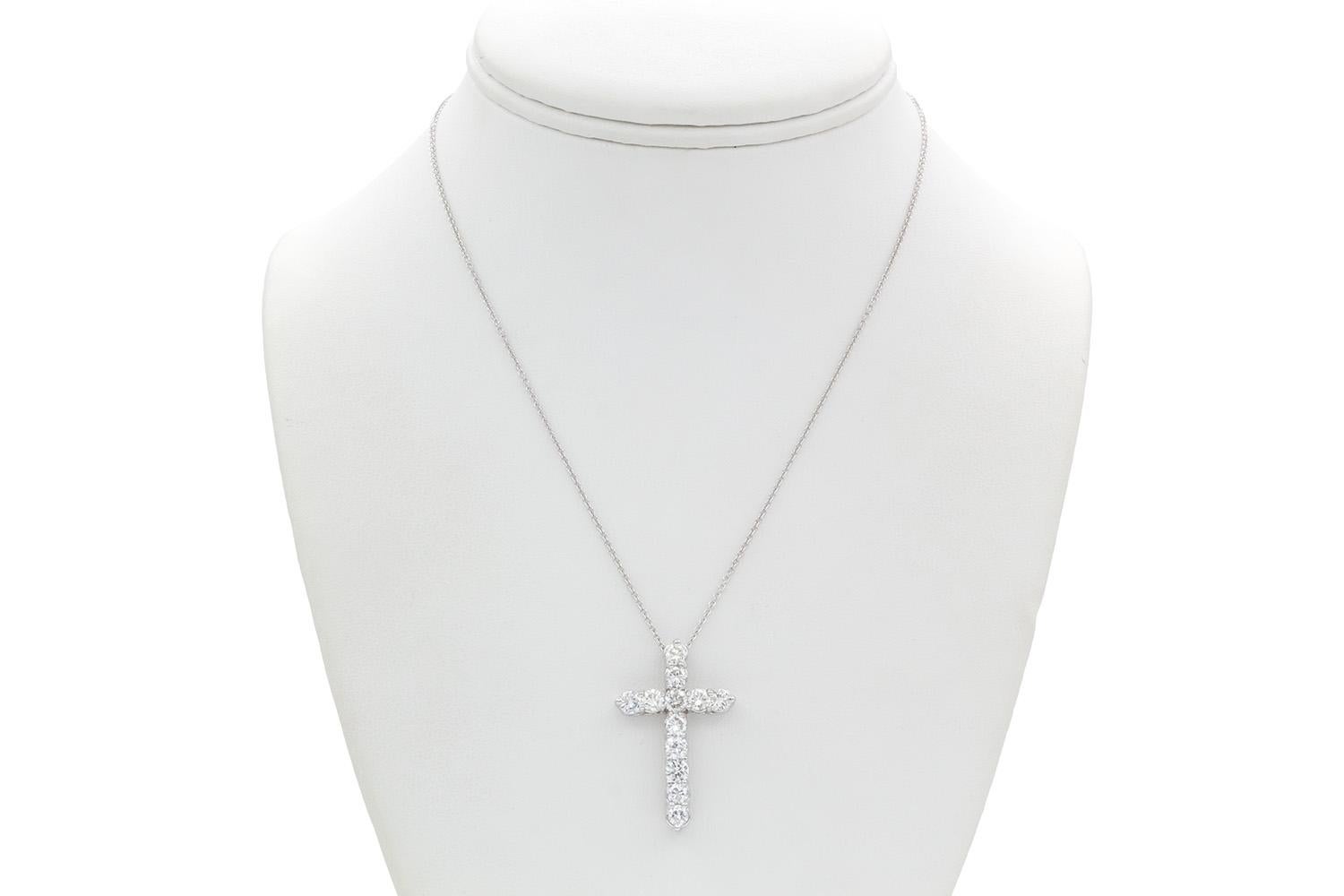 14k White Gold & Diamond Cross Crucifix Pendant Necklace 2.50ctw In Excellent Condition In Tustin, CA