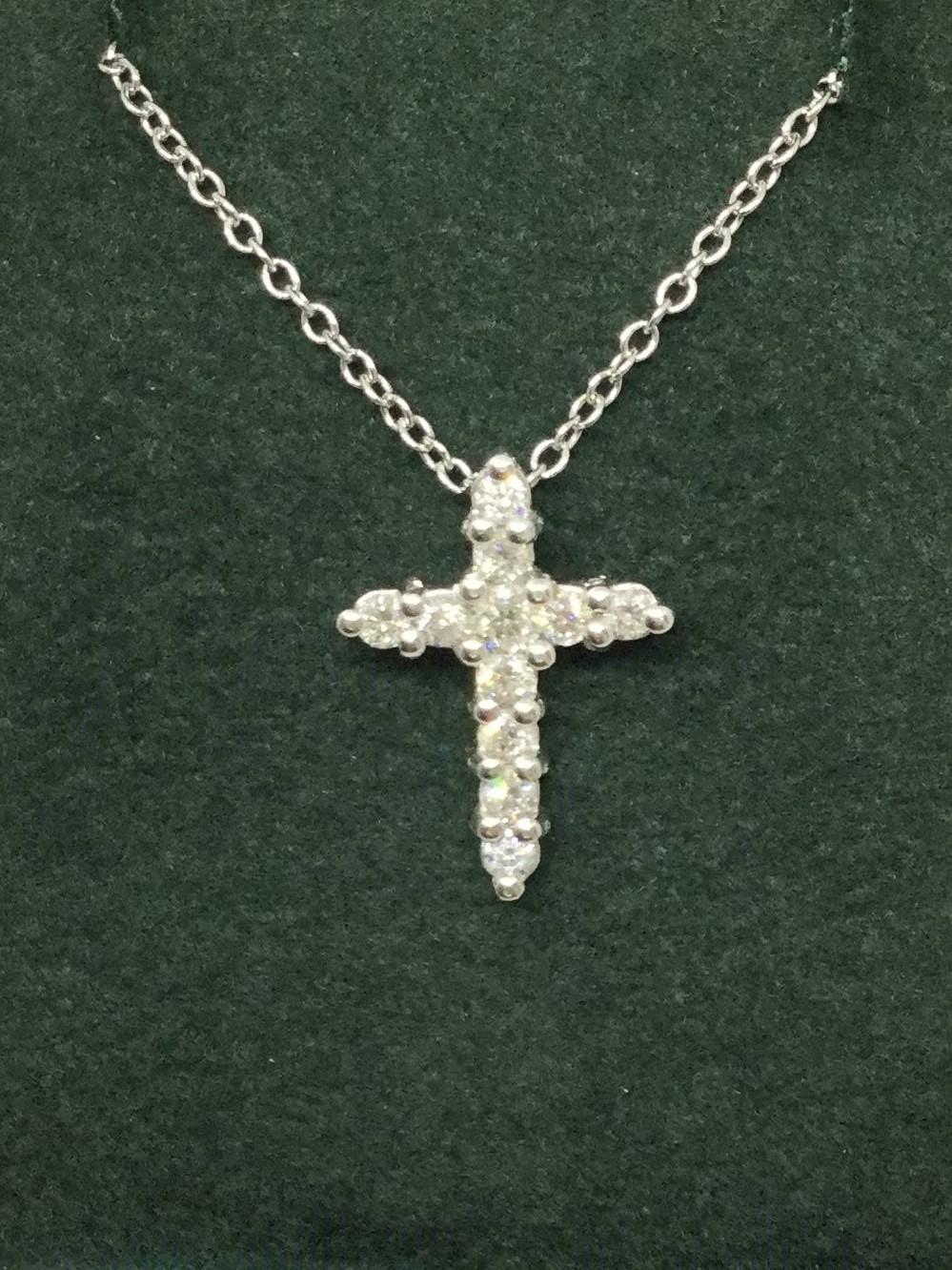 Modern 14 Karat White Gold Diamond Cross Necklace 0.43 Carat For Sale