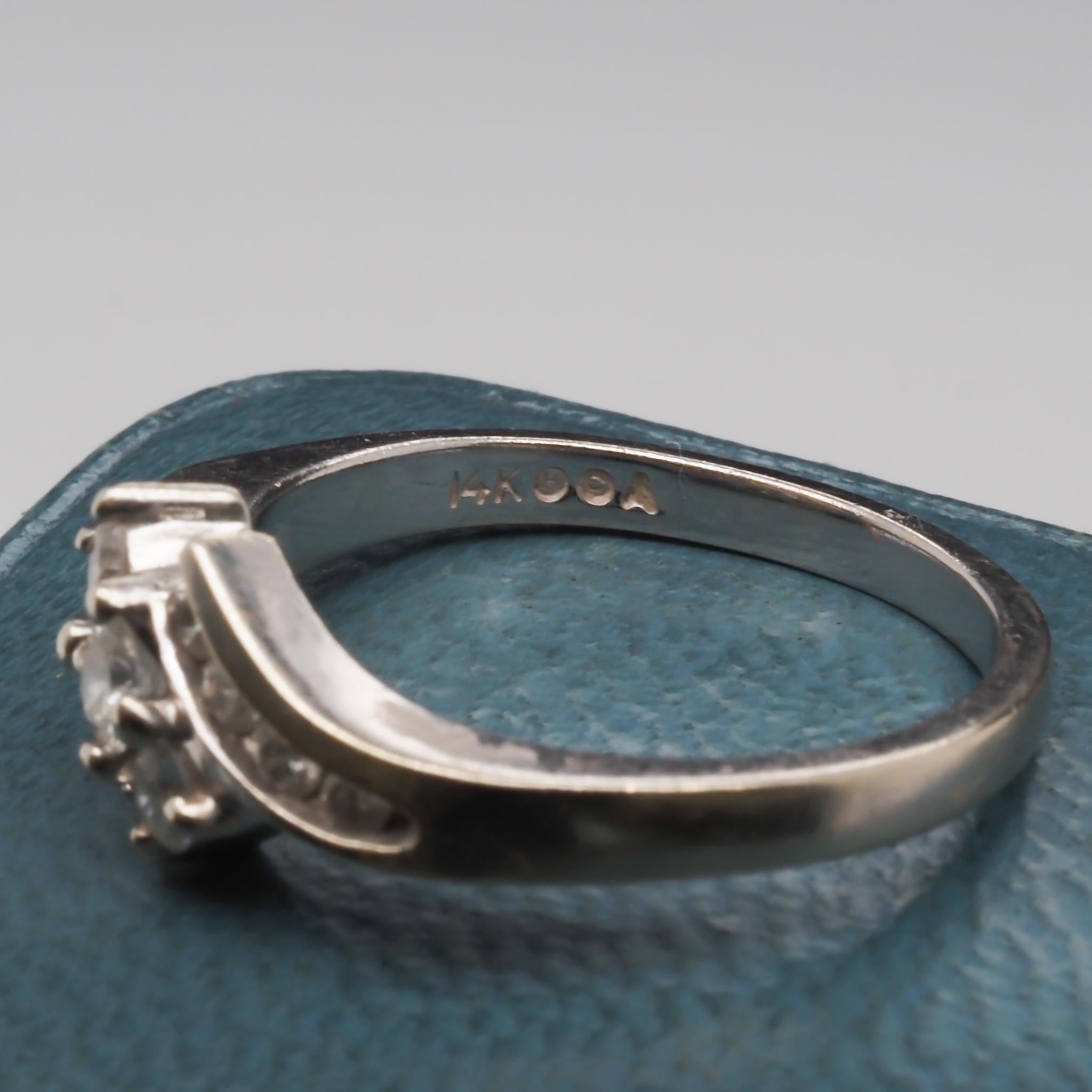 Ring Size: 7.25
Metal Type: 14k White Gold [Hallmarked, and Tested]
Weight: 3.7 grams
‌
Band Width: 2mm
Condition: Excellent