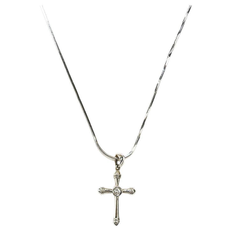 Collana con croce di diamanti in oro bianco 14K 0,04ct