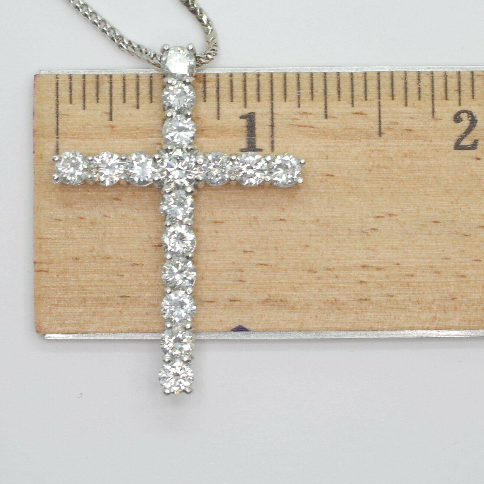 Contemporary 14 Karat White Gold Diamond Cross with 4.21 Carat For Sale