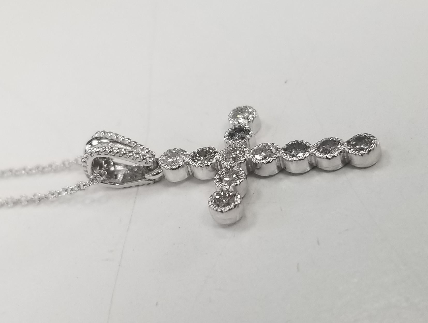 Specifications:  
    CHAIN length: 16 inch
    CHAIN & PENDANT weight: 4.0 gram
    STONES:   11 DIAMONDS .55 CARATS
    COLOR & CLARITY:   G SI1-2   
    metal:14k WHITE GOLD
    type:CHAIN  & PENDANT
    hallmark:'14KT
    *3 different sizes*