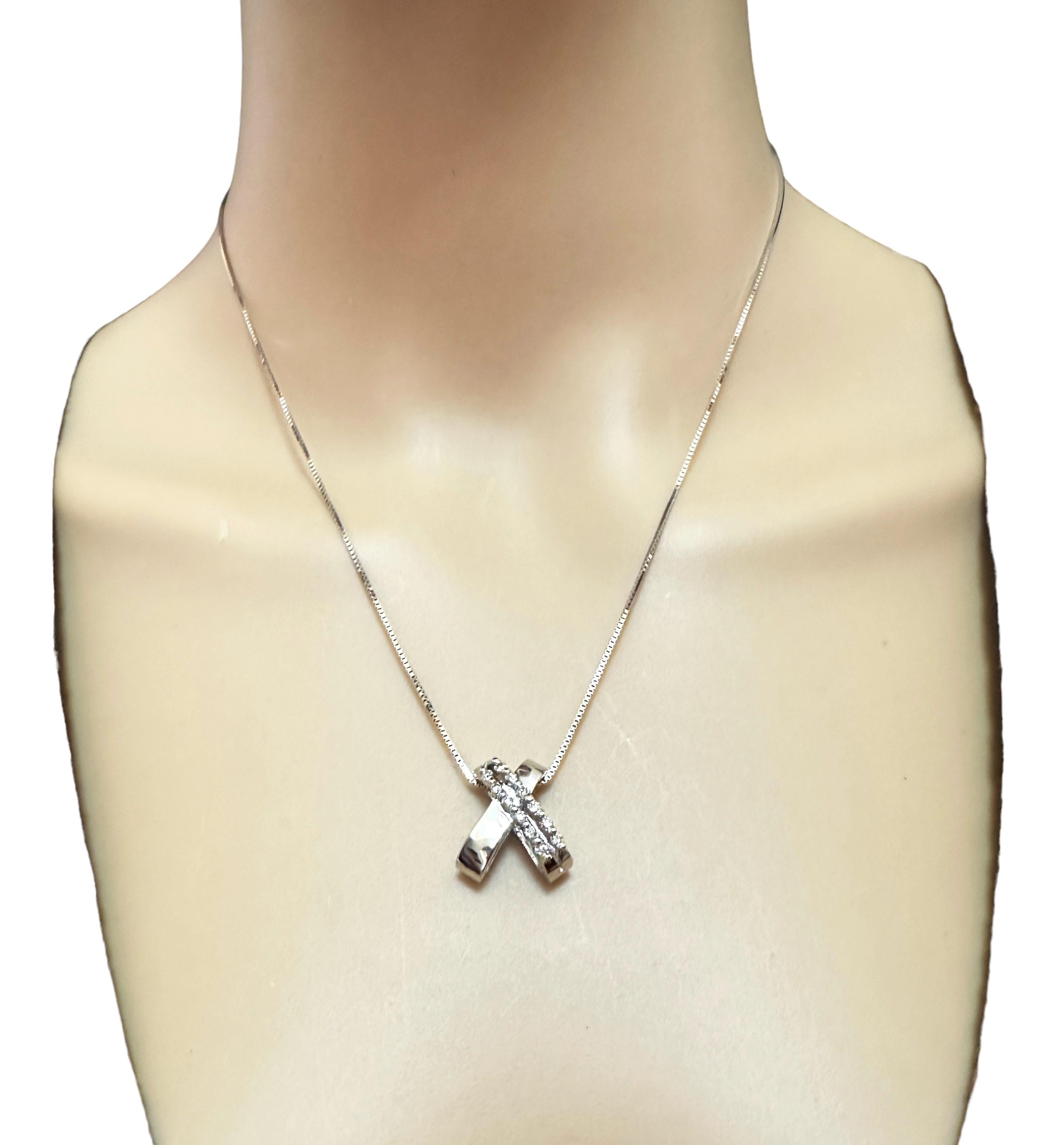 14k White Gold Diamond Crossover Pendant w 14k Chain & Appraisal In Excellent Condition For Sale In Eagan, MN