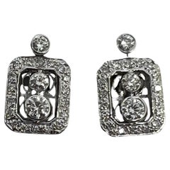 Pendientes colgantes de oro blanco de 14k con diamantes en bisel y pavé