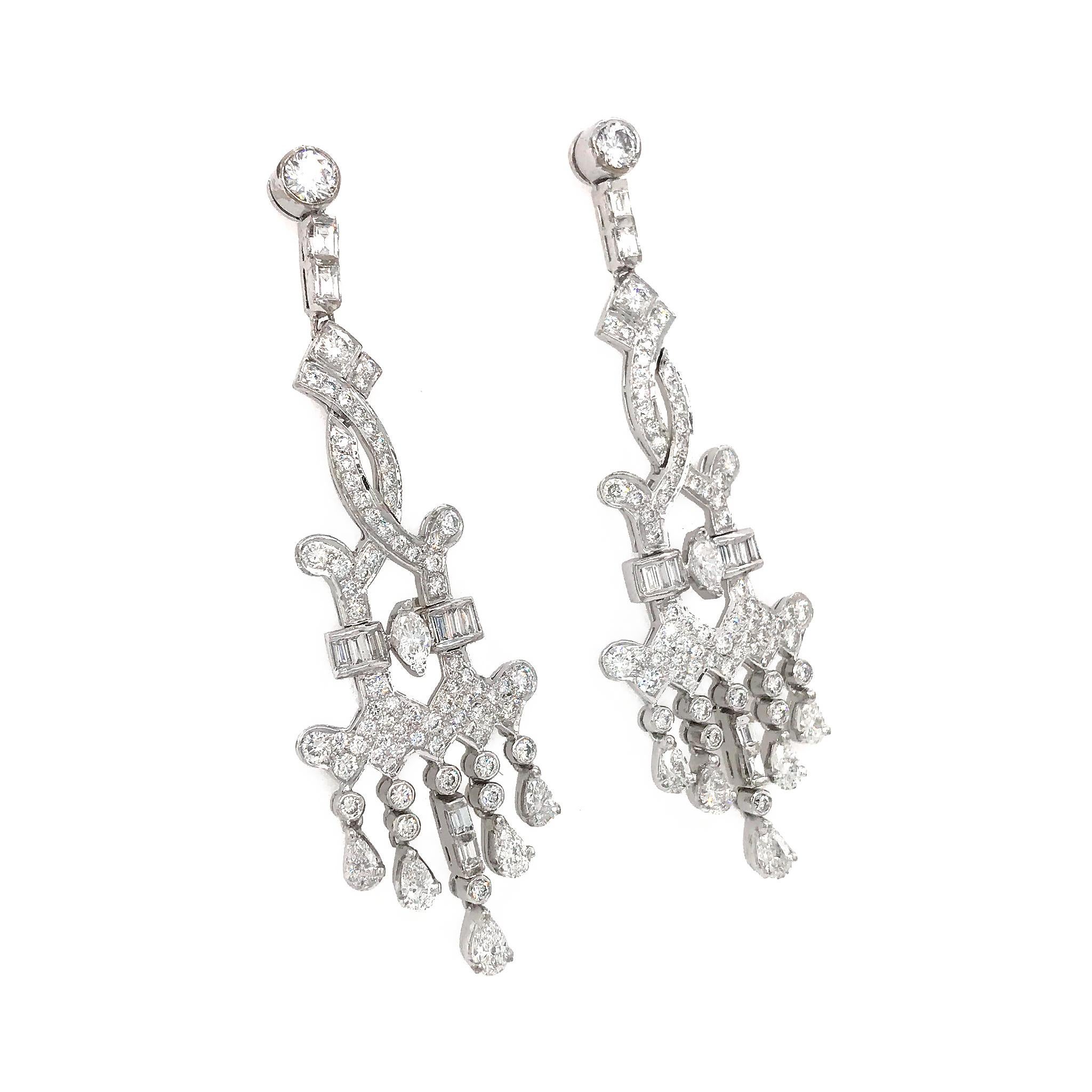 METAL TYPE: 14k White Gold
STONE WEIGHT: 2.75ct twd
TOTAL WEIGHT: 16.1 grams
EARRINGS LENGTH: 2.5 inches