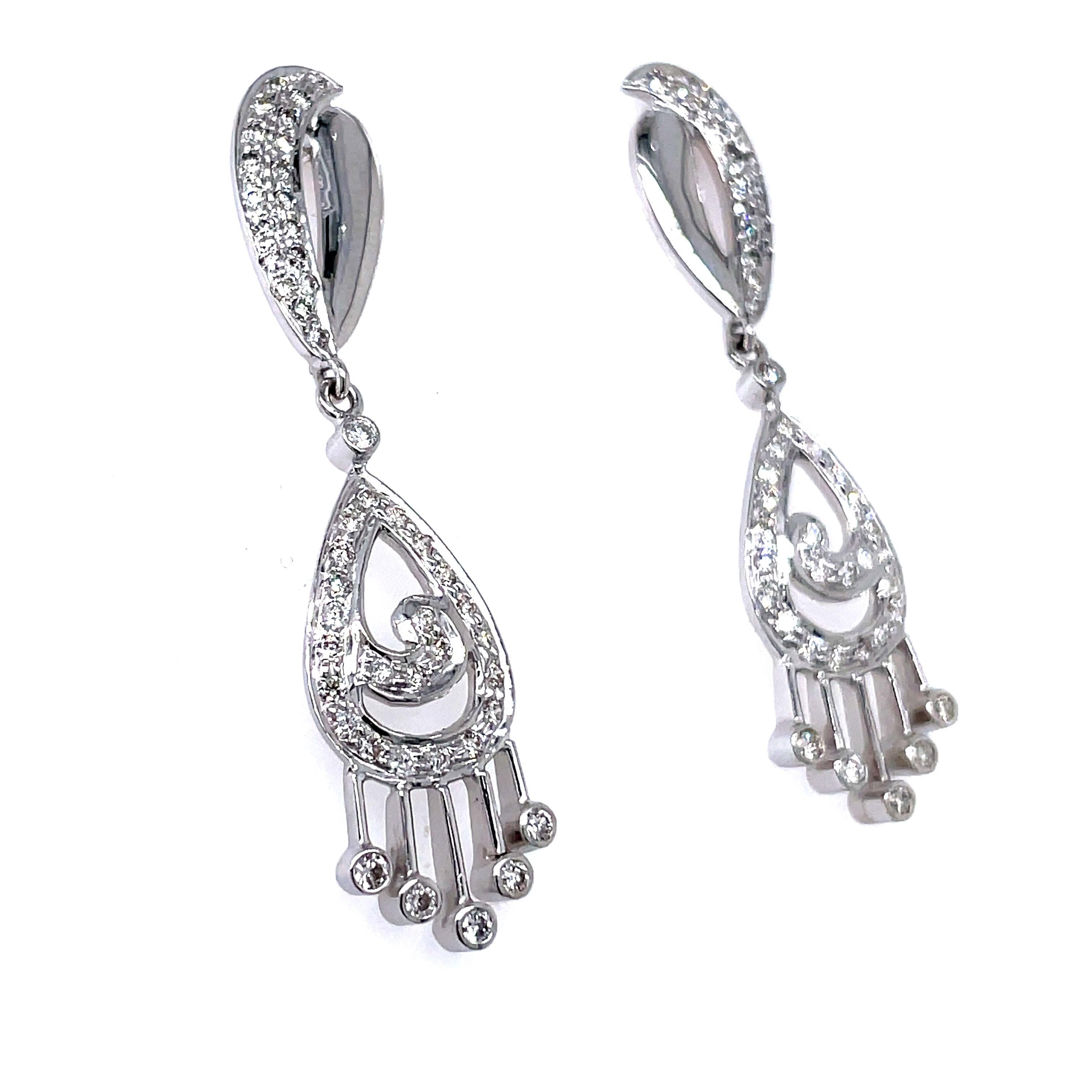 Orecchini pendenti con diamanti in oro bianco 14K 1,09 carati In condizioni Nuovo in vendita a Hong Kong, HK