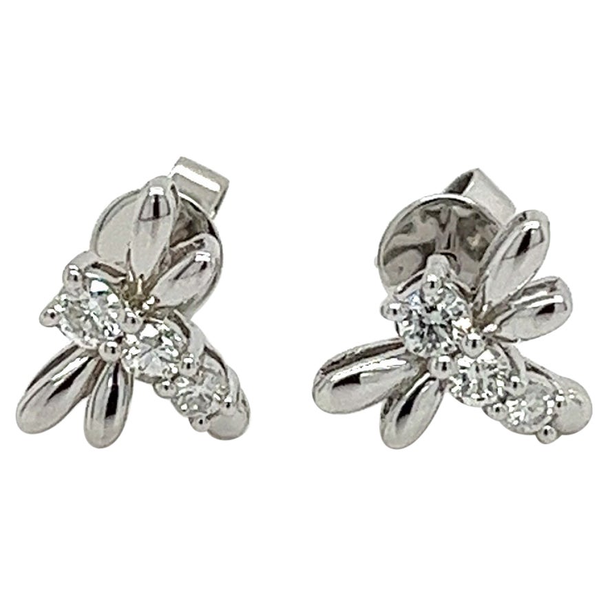 Pendientes de oro blanco de 14 quilates con diamantes en forma de libélula