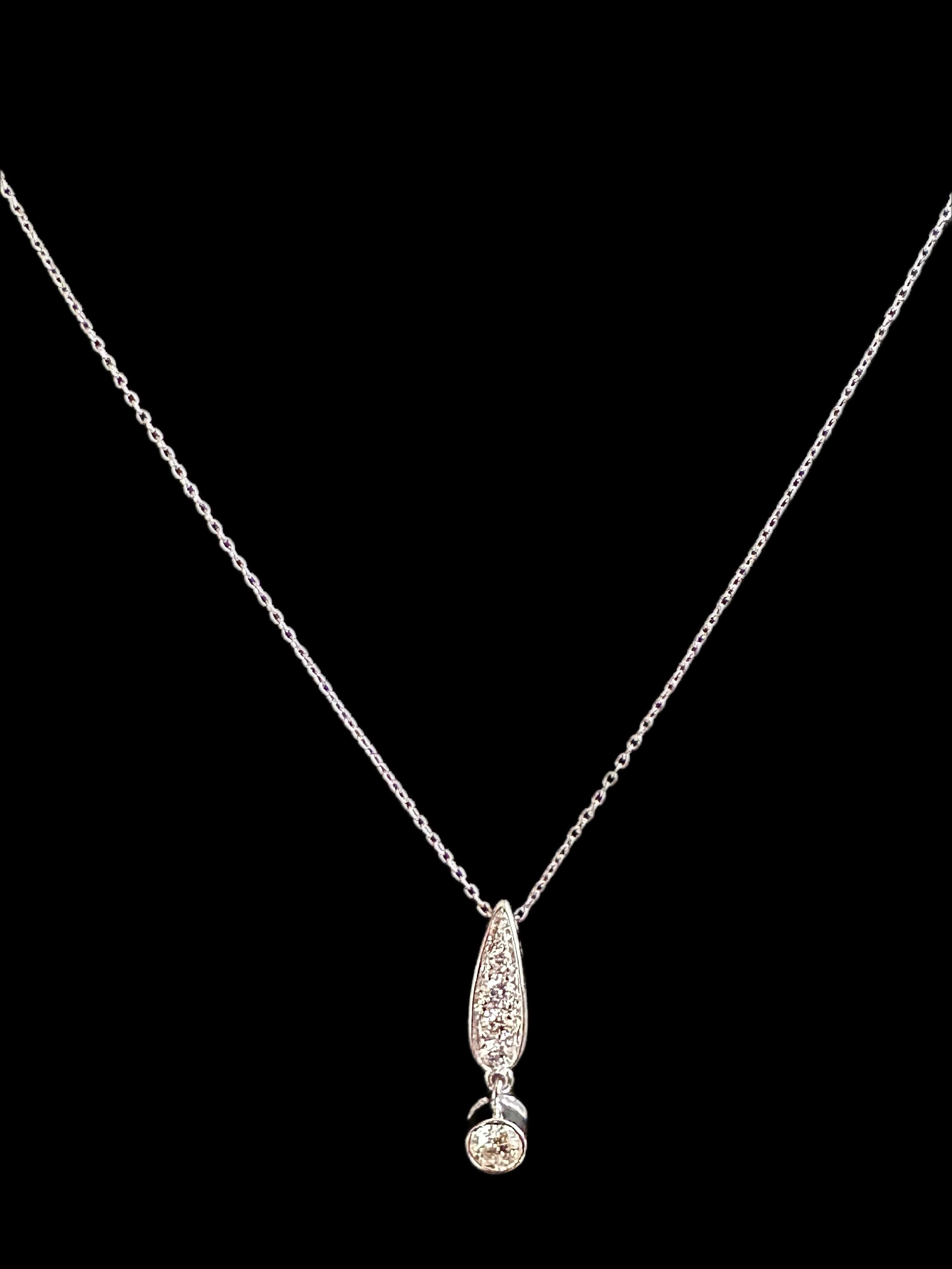 Round Cut 14k White Gold Diamond Drop Bezel Necklace For Sale