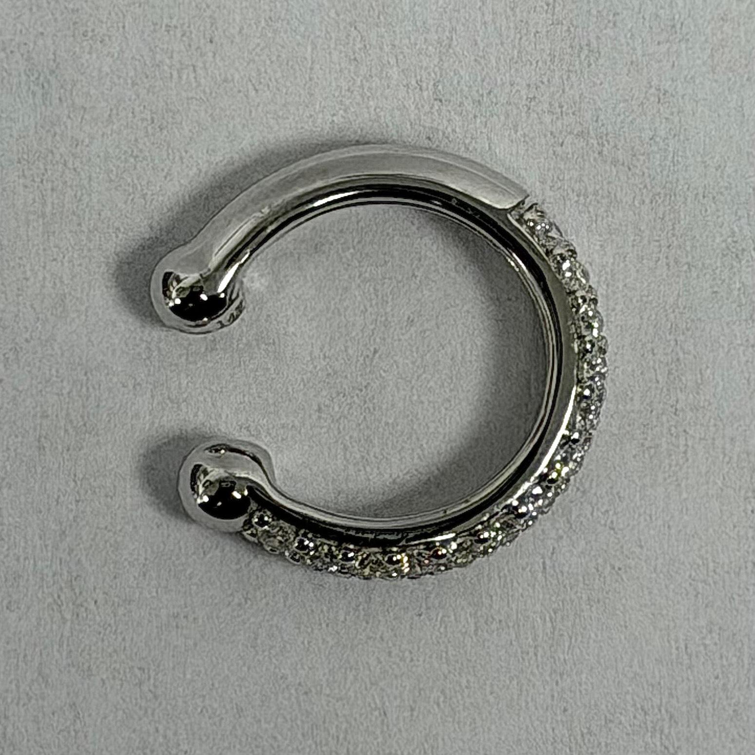 Moderno 14K White Gold Diamond Earring Cuff in vendita