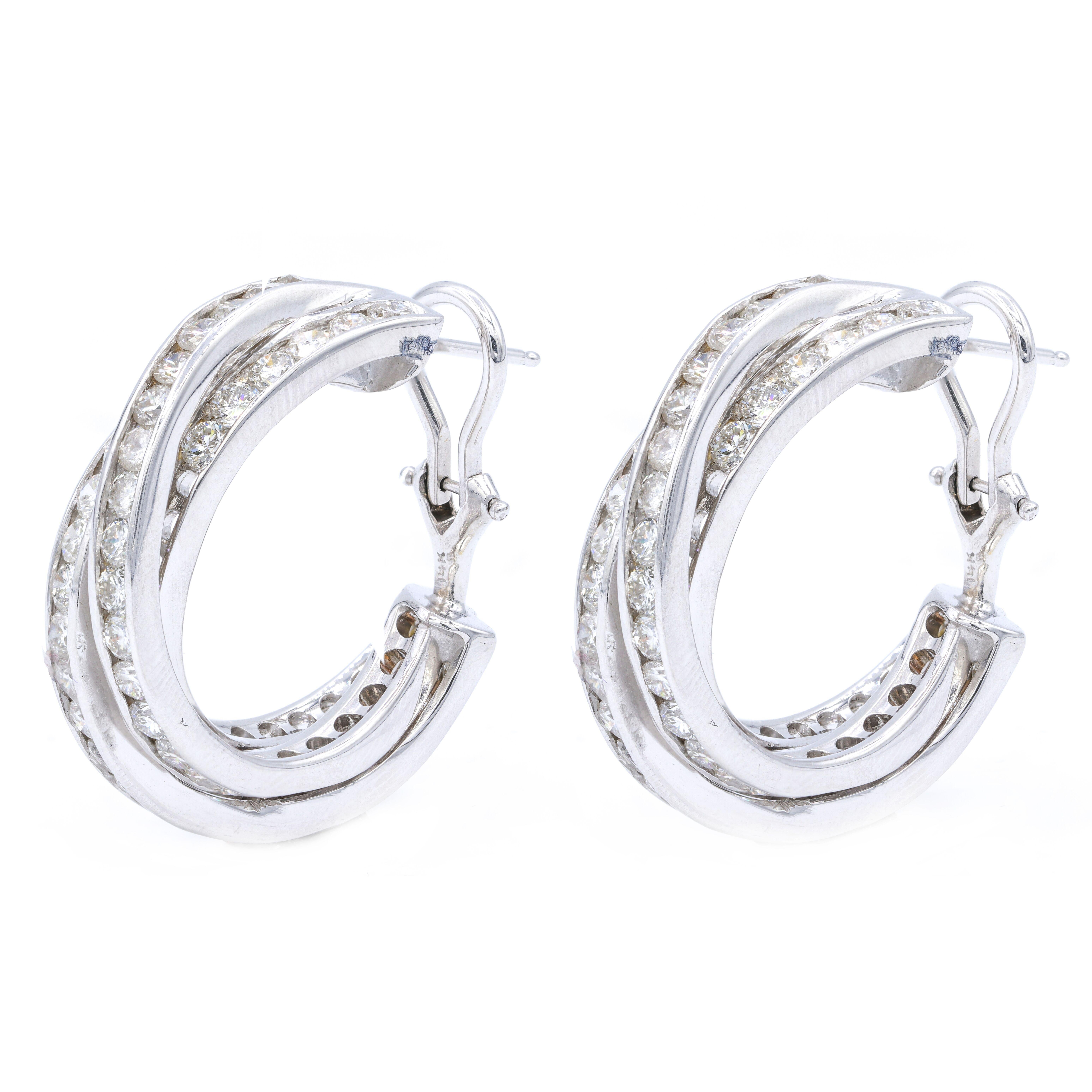 Round Cut 14K White Gold Diamond Earrings For Sale