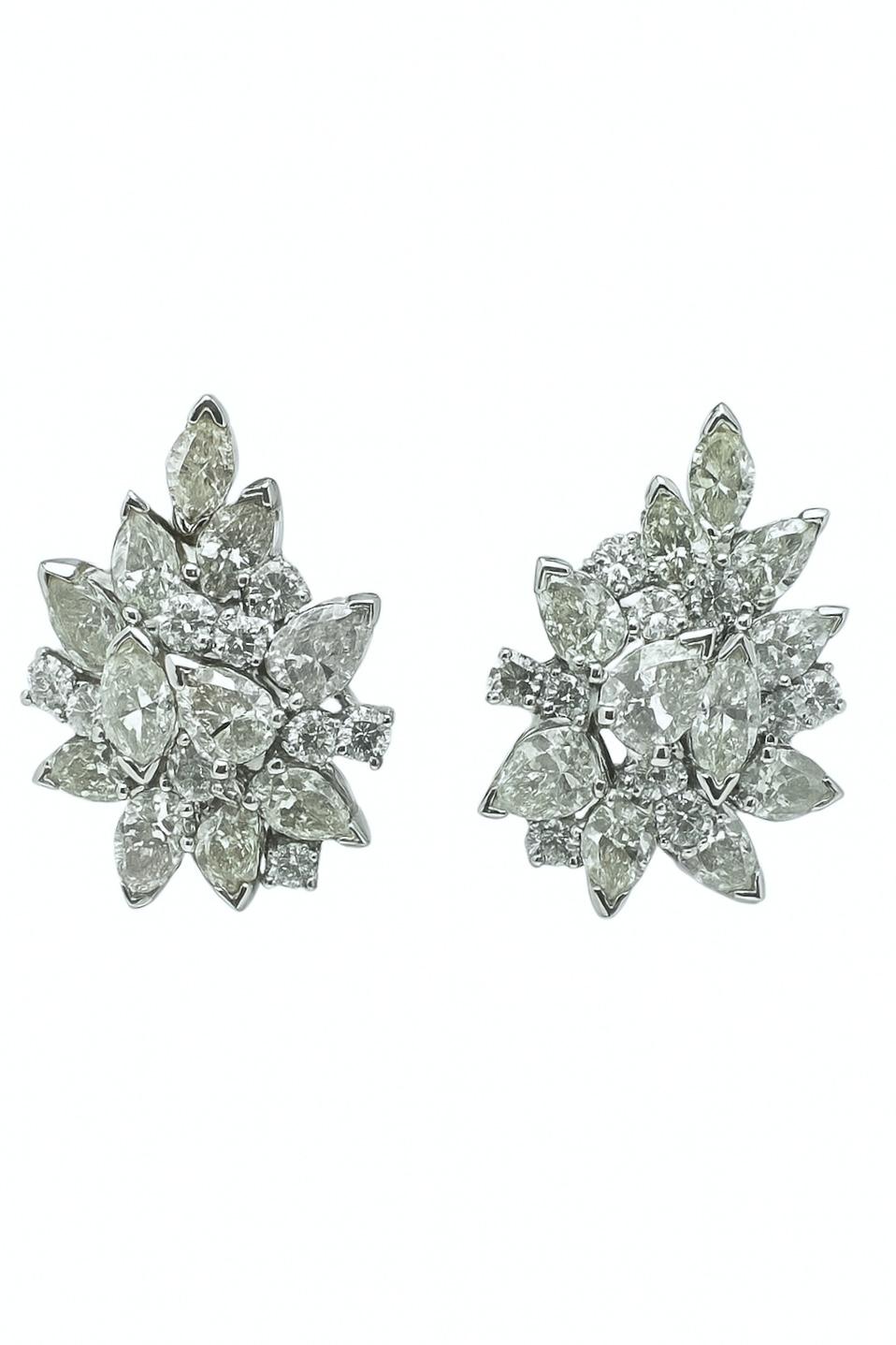 Taille poire Boucles d'oreilles en or blanc 14K avec diamants de taille Marquise, Poire et Brilliante en vente