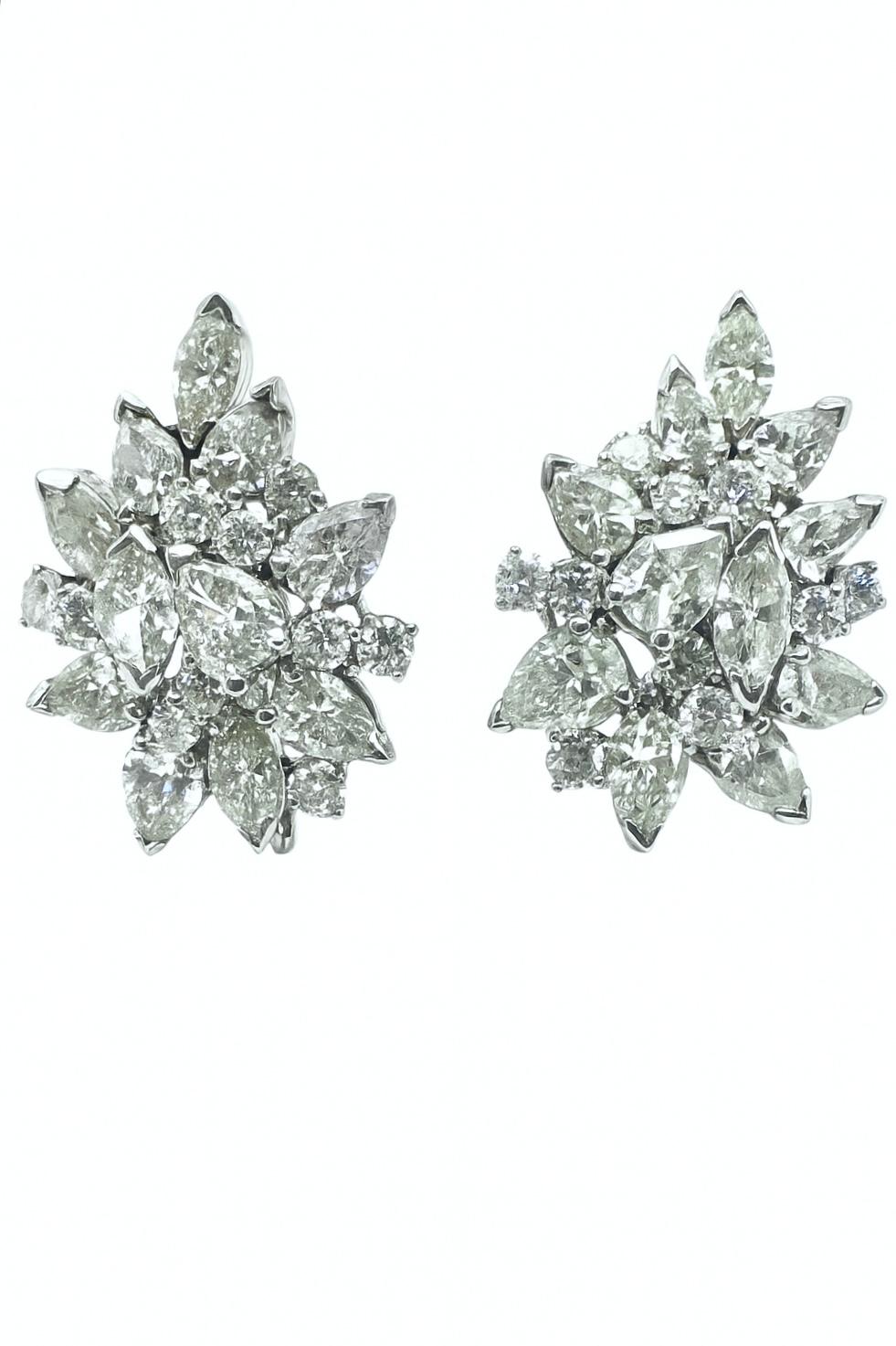 Boucles d'oreilles en or blanc 14K avec diamants de taille Marquise, Poire et Brilliante Excellent état - En vente à Great Neck Plaza, NY