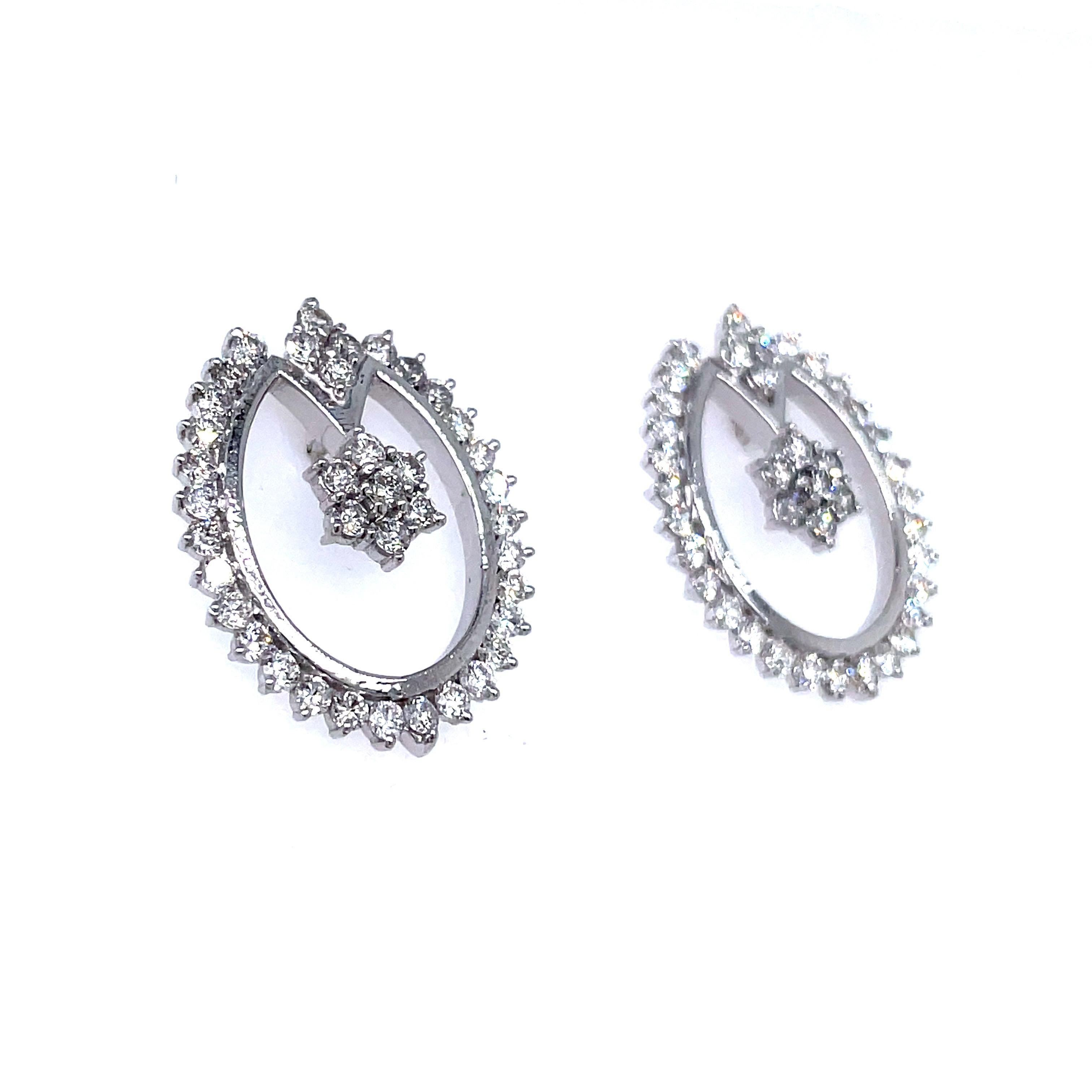 Brilliant Cut 14k White Gold Diamond Earrings With Tulip Pattern For Sale