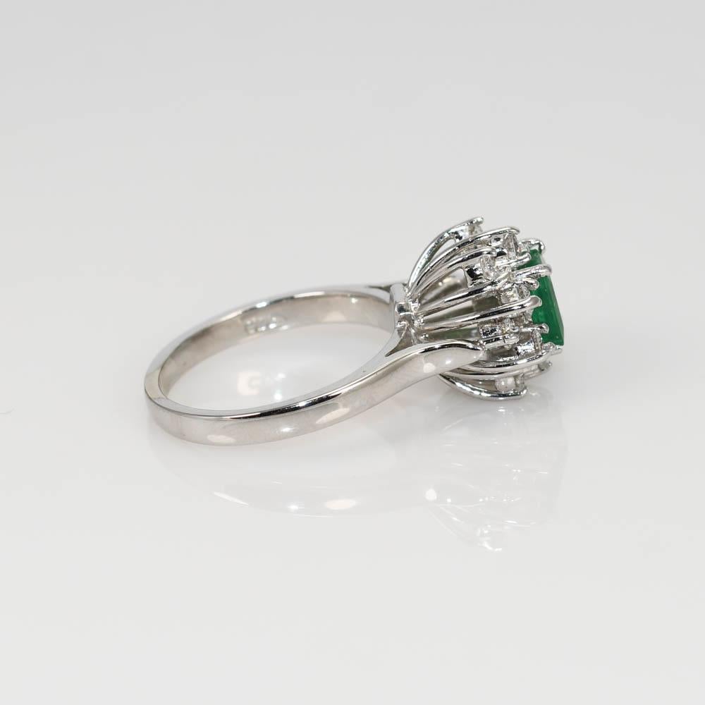14K White Gold Diamond & Emerald Ring, 4gr For Sale 4