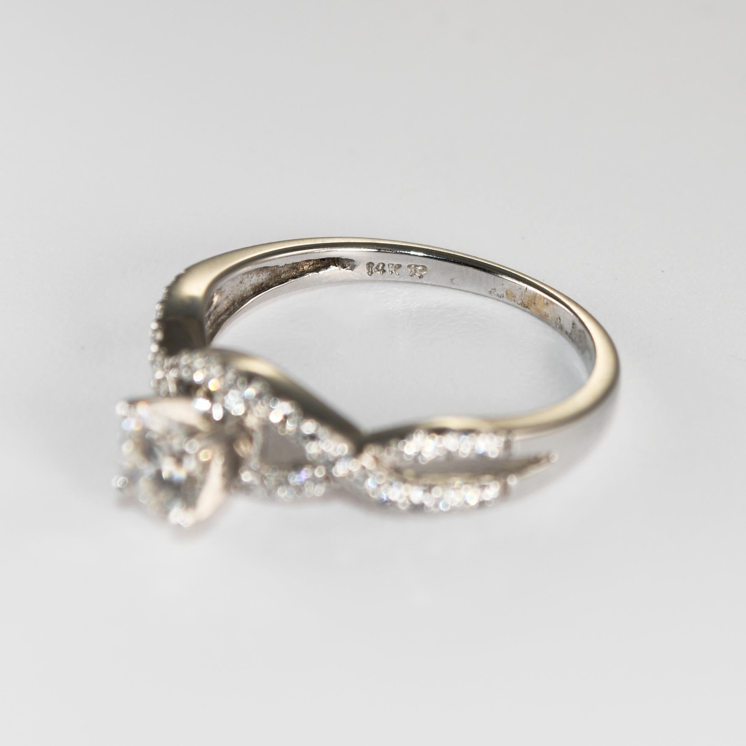 Anello di fidanzamento con diamante in oro bianco 14K 0,72ct in vendita 2