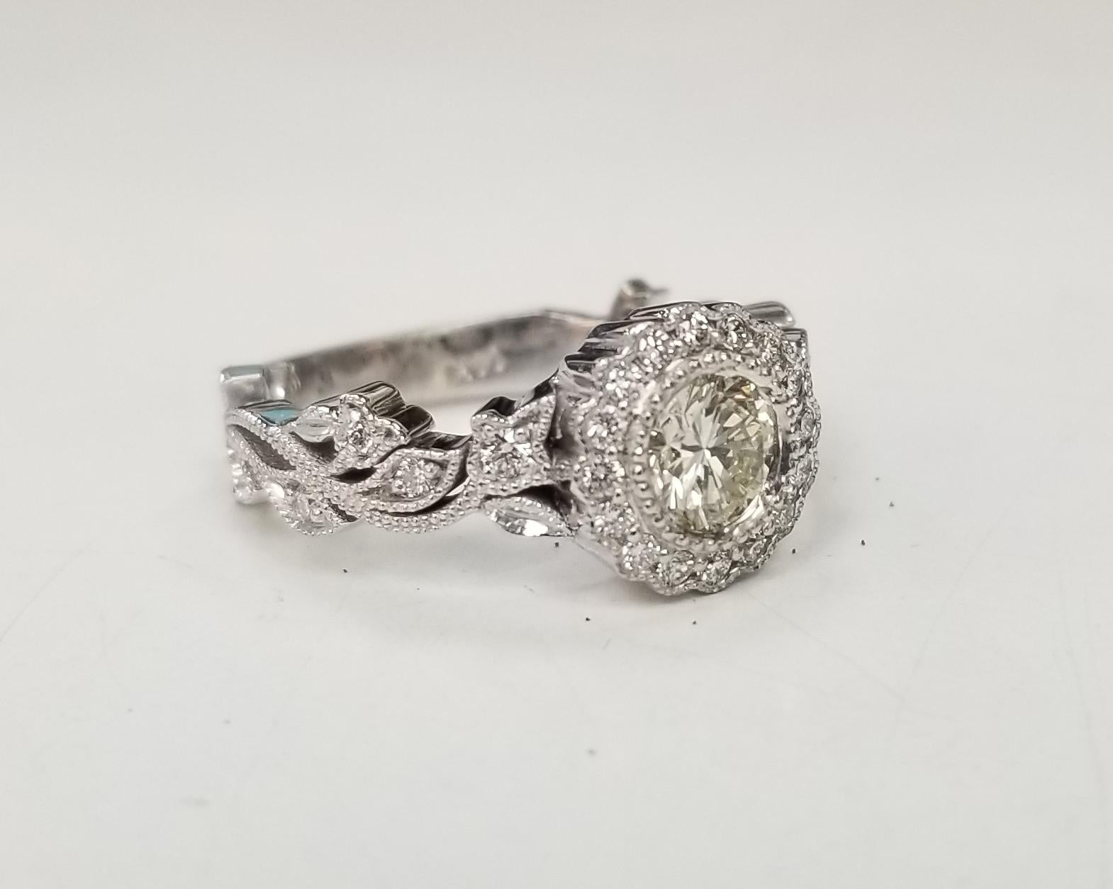  Especificaciones:
    piedra principal: DIAMANTE REDONDO APROX. 0.655CT Color 