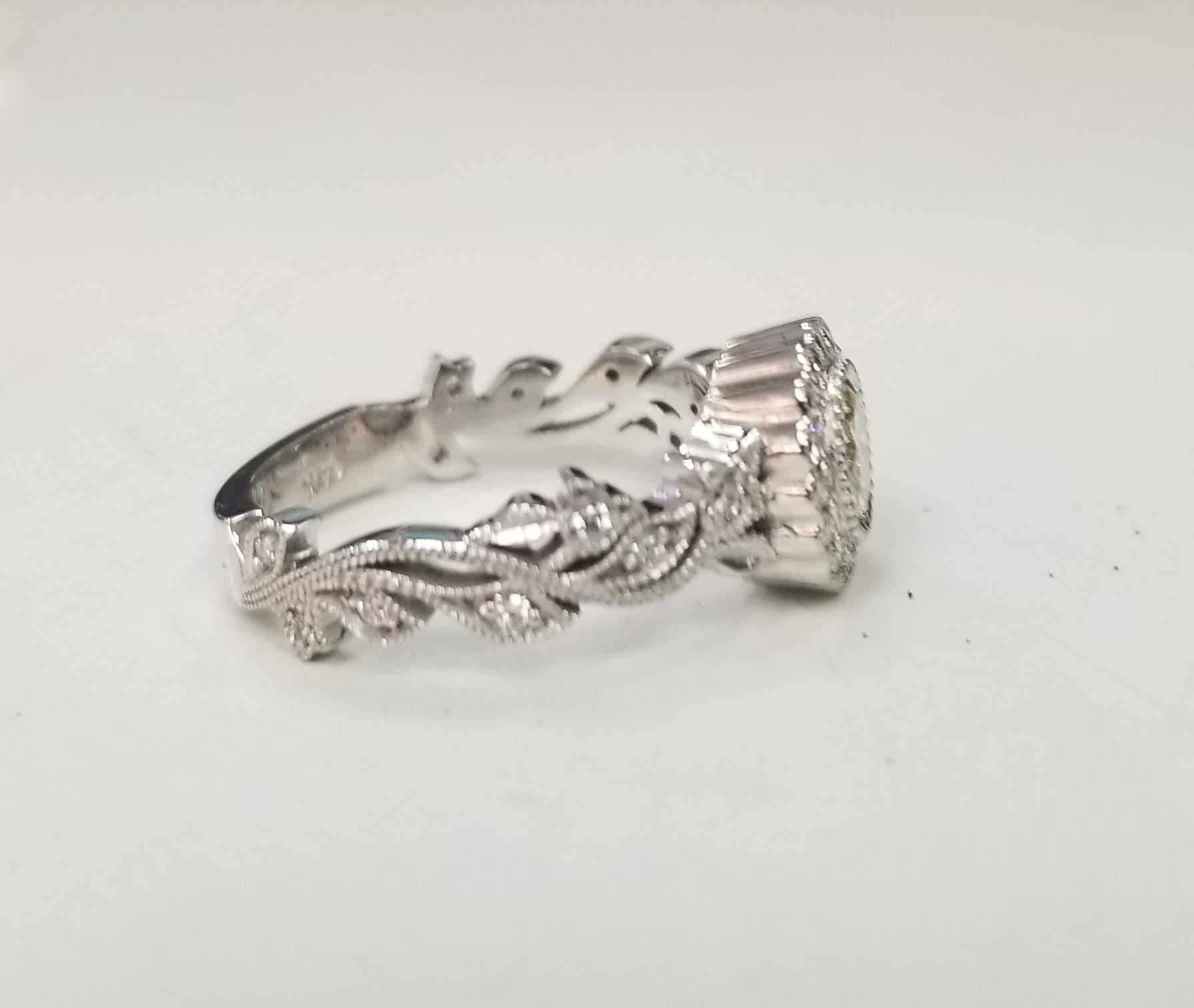 anillo de compromiso de diamantes en oro blanco de 14k Moderno