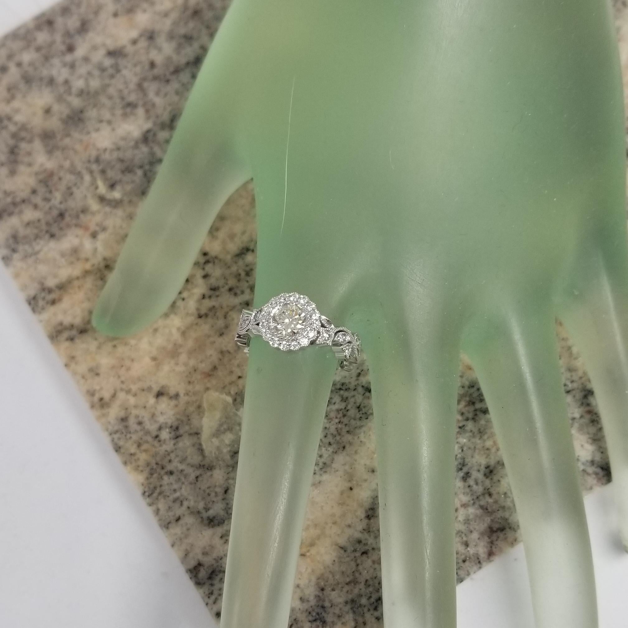 Femenino o masculino anillo de compromiso de diamantes en oro blanco de 14k
