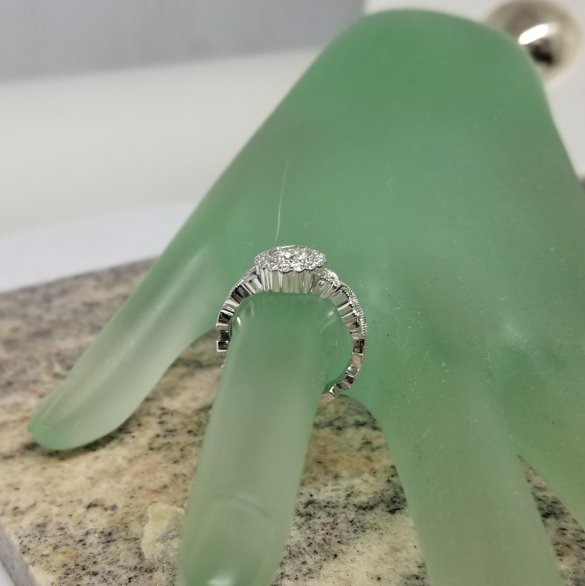 anillo de compromiso de diamantes en oro blanco de 14k 1