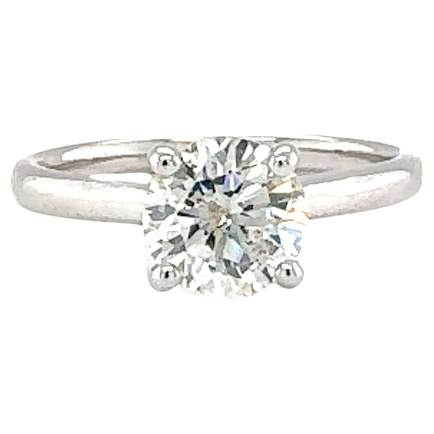 14K White Gold Diamond Engagement Ring For Sale