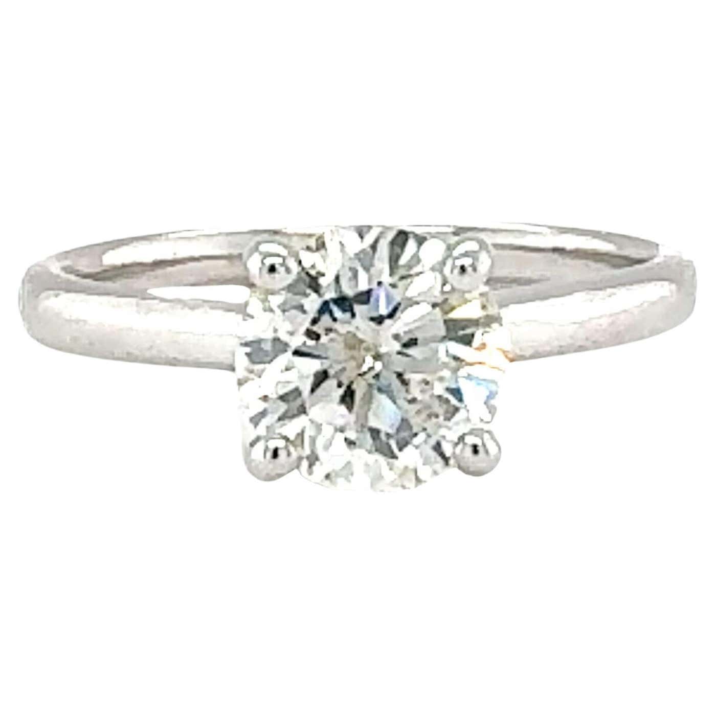 14K White Gold Diamond Engagement Ring For Sale at 1stDibs