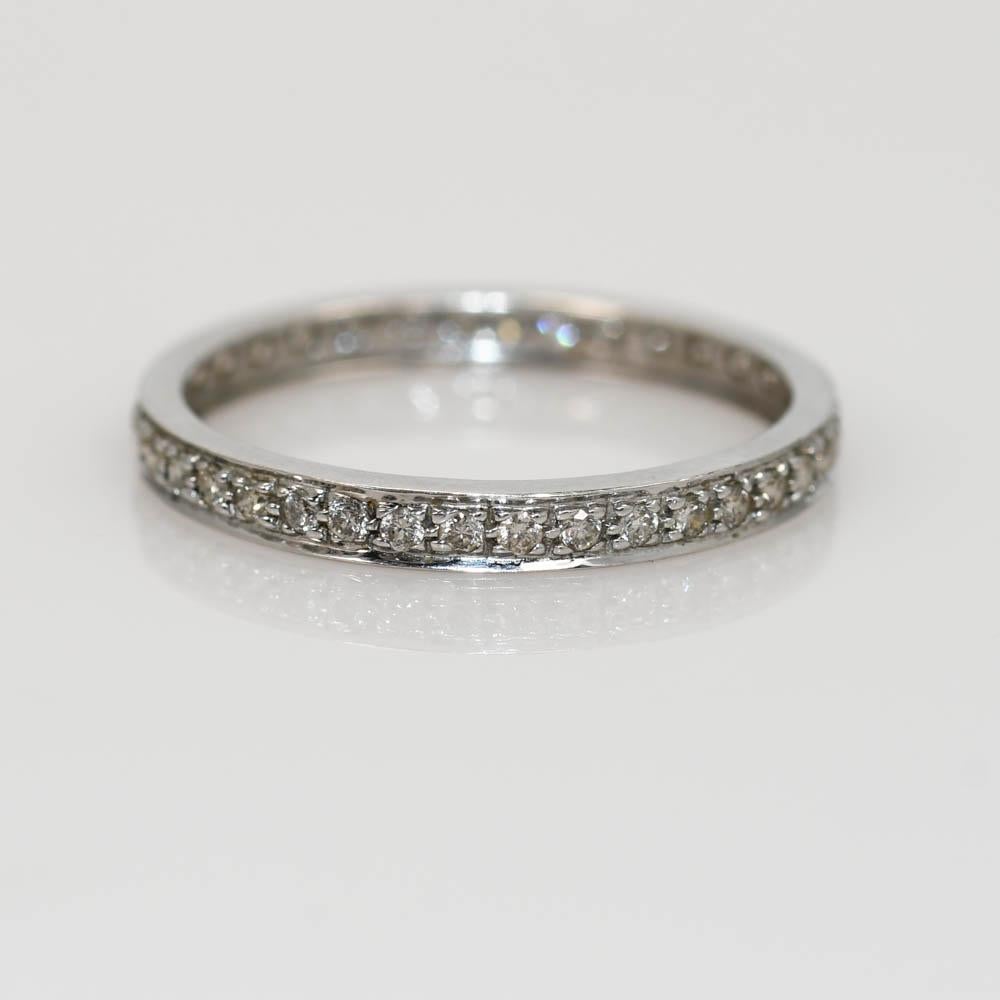 Taille ronde Bracelet d'éternité en or blanc 14 carats avec diamants de 0,50TDW, 1,3 g en vente